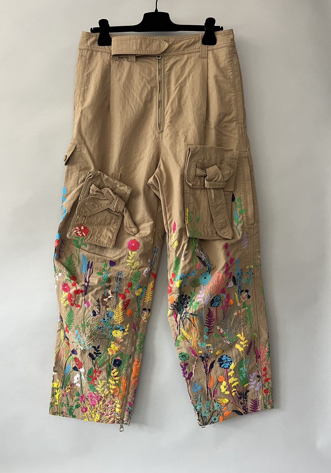 Louis Vuitton Louis Vuitton Flower Embroidered Cargo Pants Size US 34 / EU 50 - 1 Thumbnail