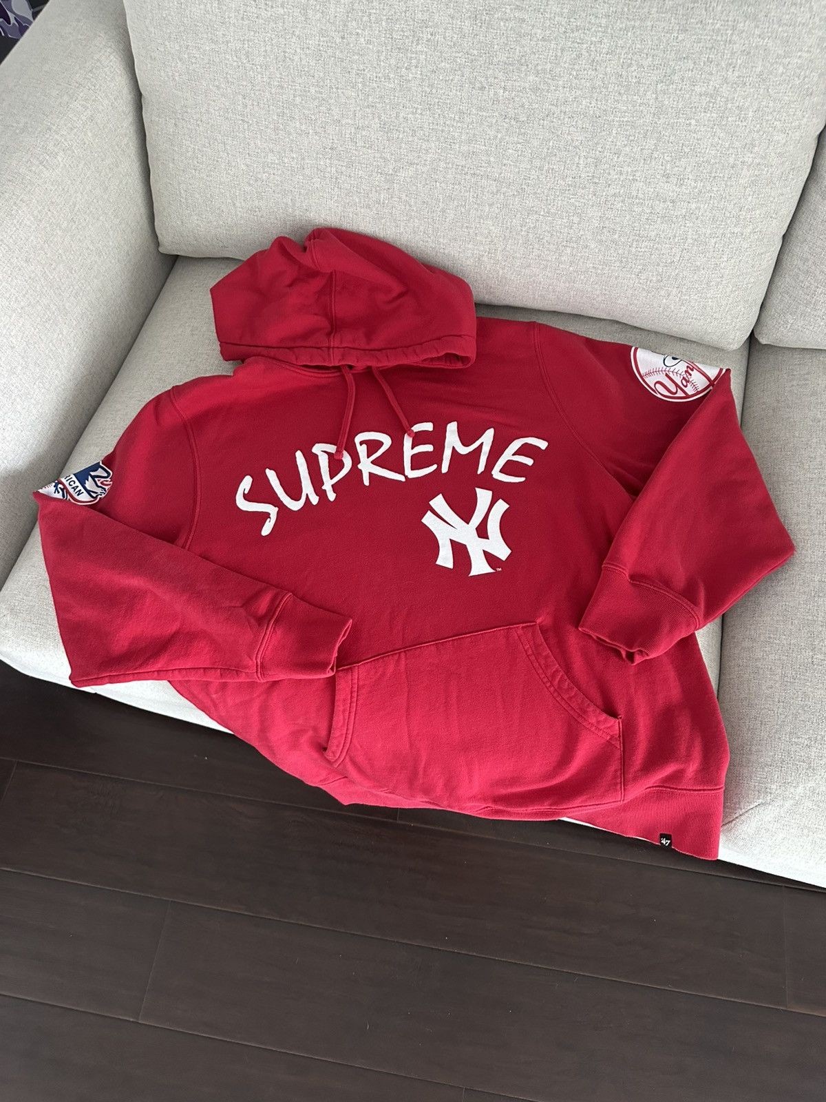 47 × MLB × Supreme Supreme x 47 x MLB New York hoodie size L Size US L / EU 52-54 / 3 - 1 Thumbnail