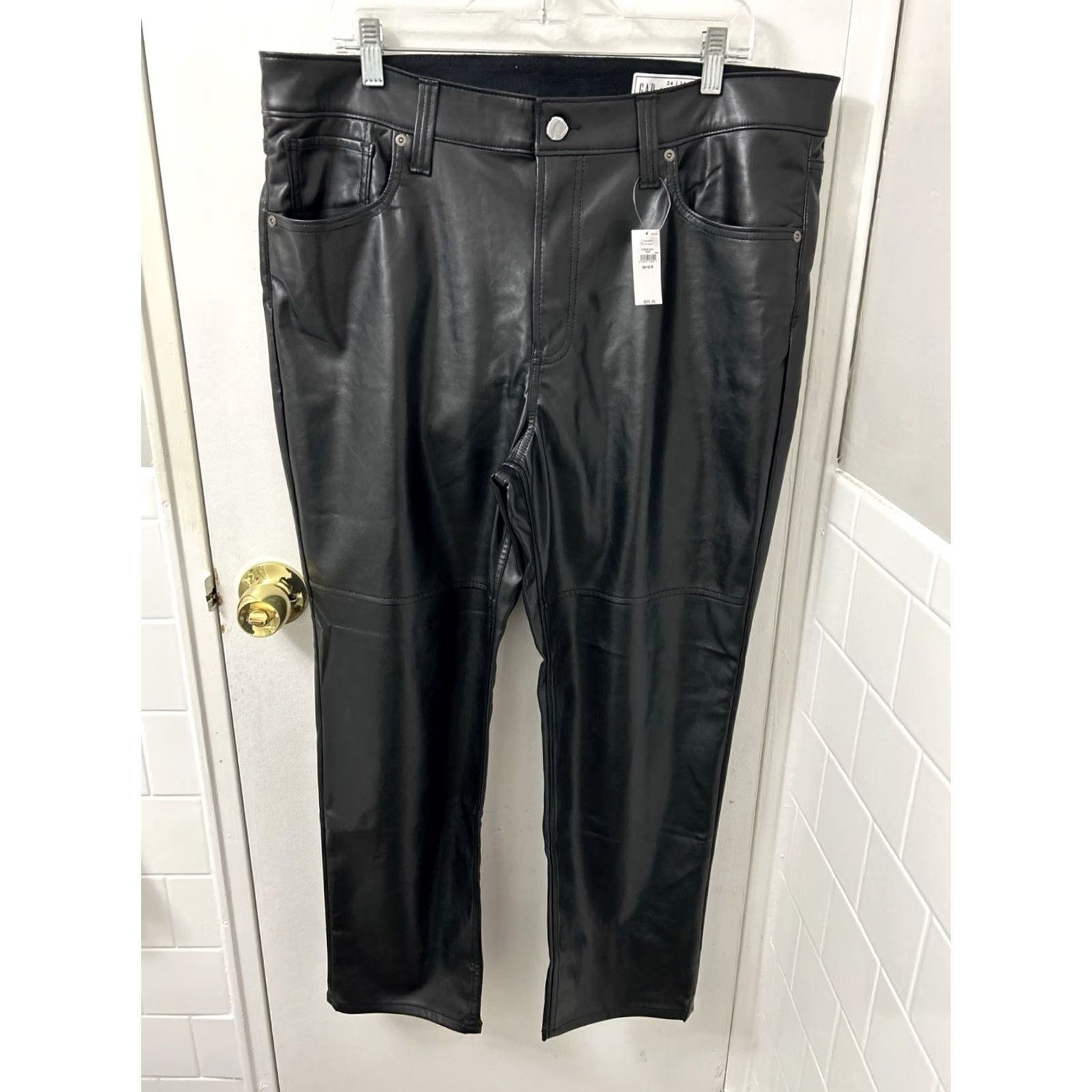 Gap GAP Leather Pants Womens 38x27 Black High Rise Cheeky Straight NWT MSRP 90 Fashion Dress Pants Women's Regular Stone Cold Faux Leather NWT Size 26" / US 2 / IT 38 - 2 Thumbnail
