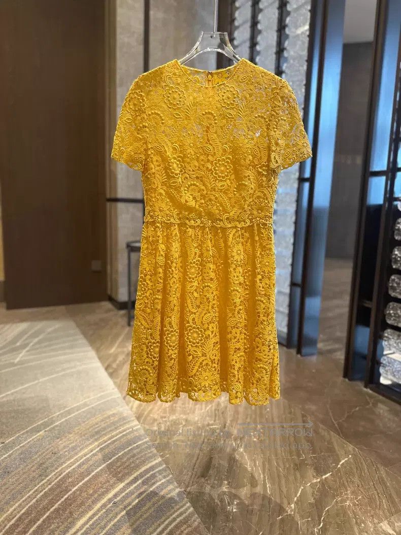 Valentino Valentino Yellow lace dress Size S / US 4 / IT 40 - 1 Thumbnail