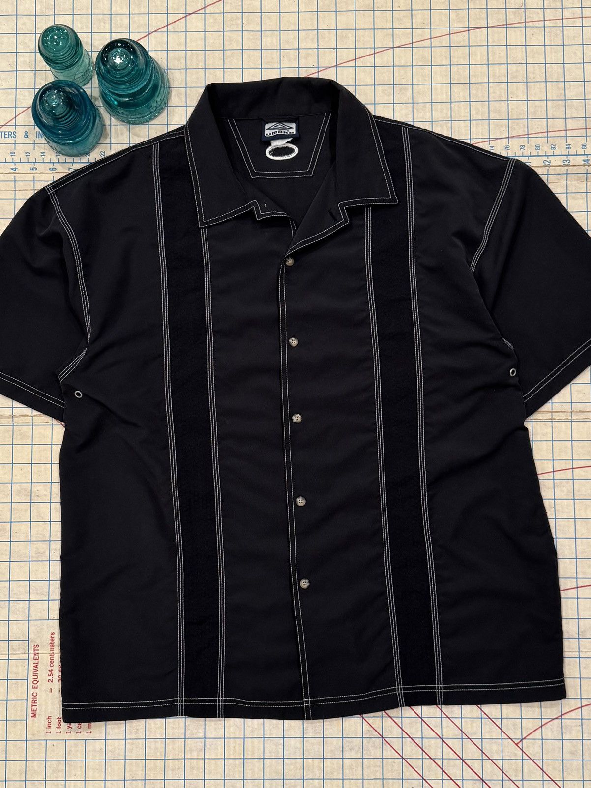 Umbro Vintage Umbro Short Sleeve Button Up Shirt Black Fits XL Size US XL / EU 56 / 4 - 2 Thumbnail