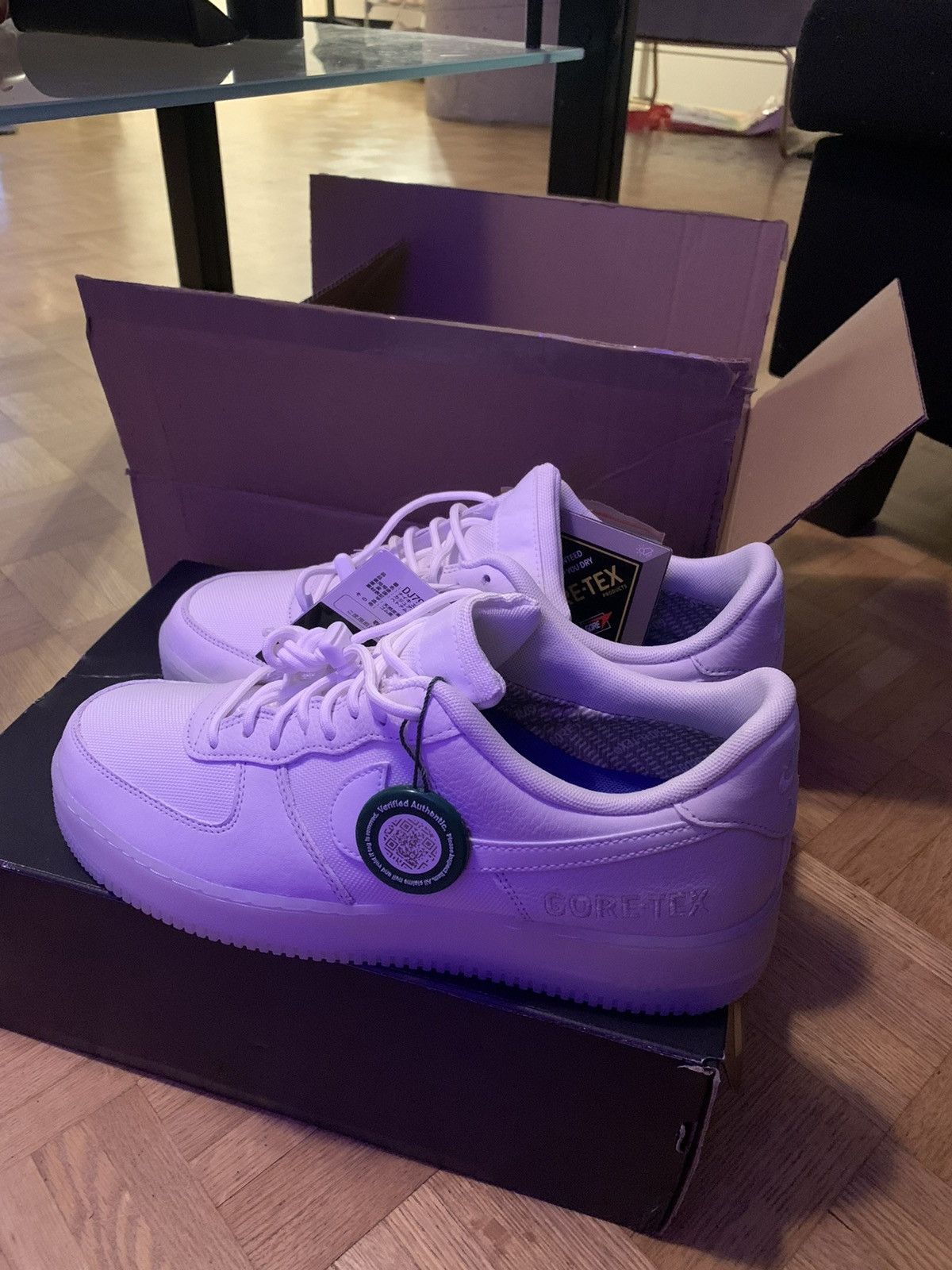Nike Air Force 1 low GoreTex Triple White Size US 10 / EU 43 - 5 Thumbnail