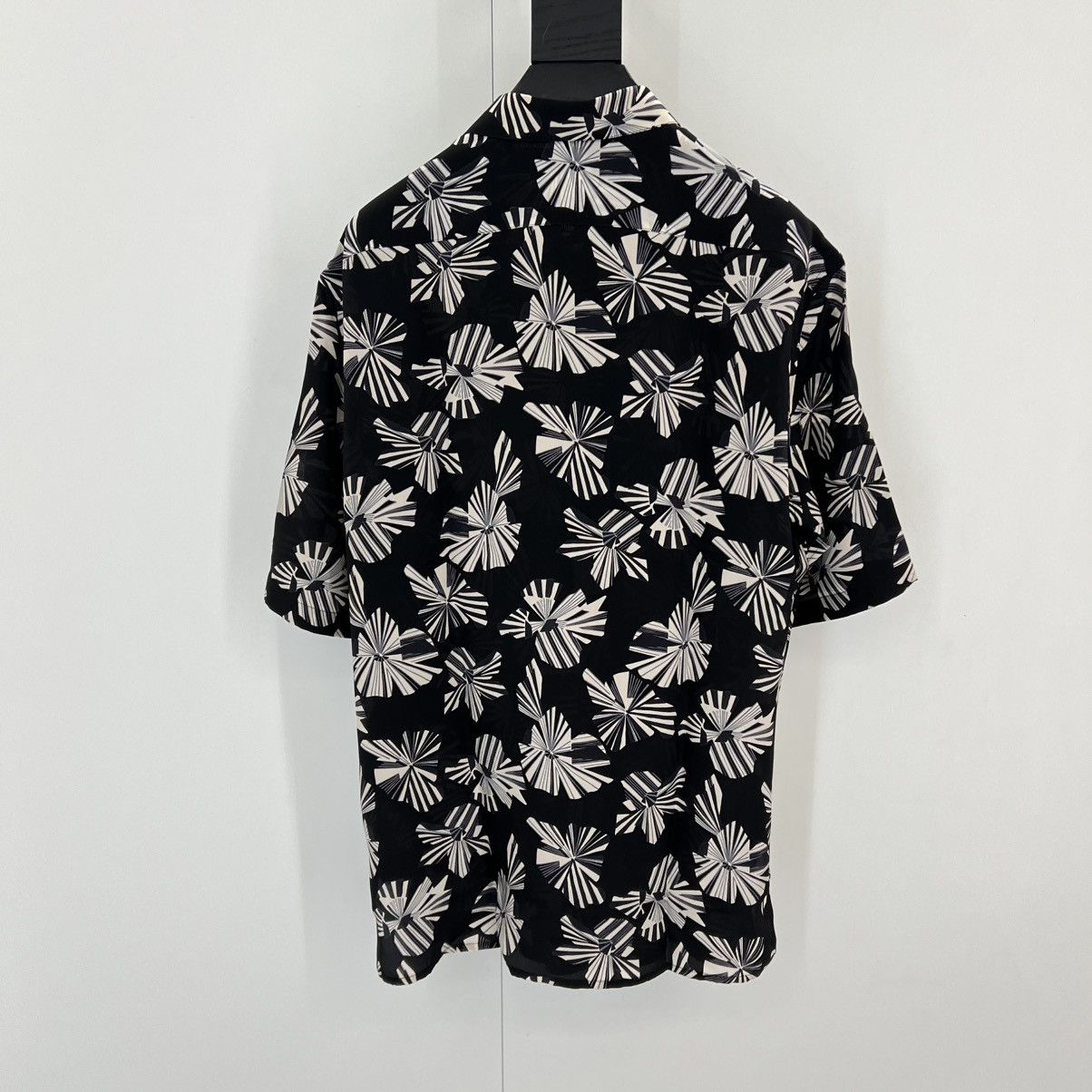 Saint Laurent Paris Saint Laurent Short Sleeve Shirt in Medium Size US M / EU 48-50 / 2 - 2 Thumbnail