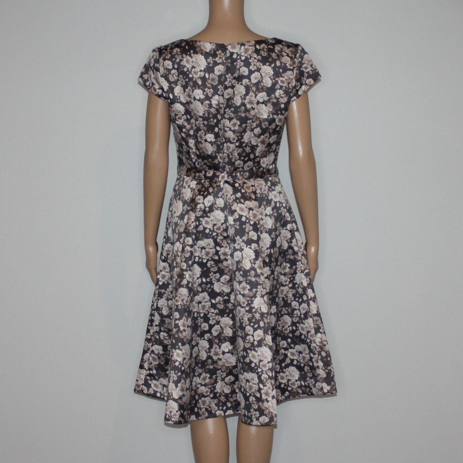 Other Gal Meets Glam Elle Brightex Duchess Satin in Floral Print Size M / US 6-8 / IT 42-44 - 8 Thumbnail
