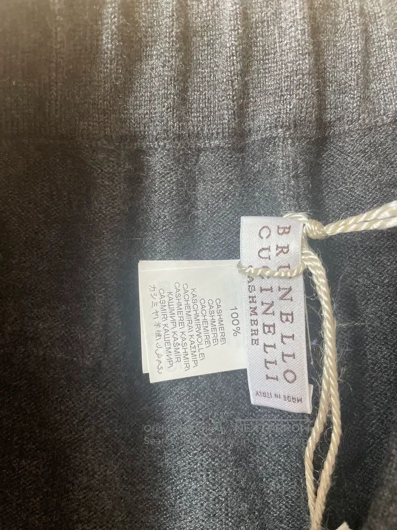 Brunello Cucinelli Brunello Cucinelli size M Iron gray beaded cashmere shorts Size 25" / US 0 / IT 36 - 9 Thumbnail