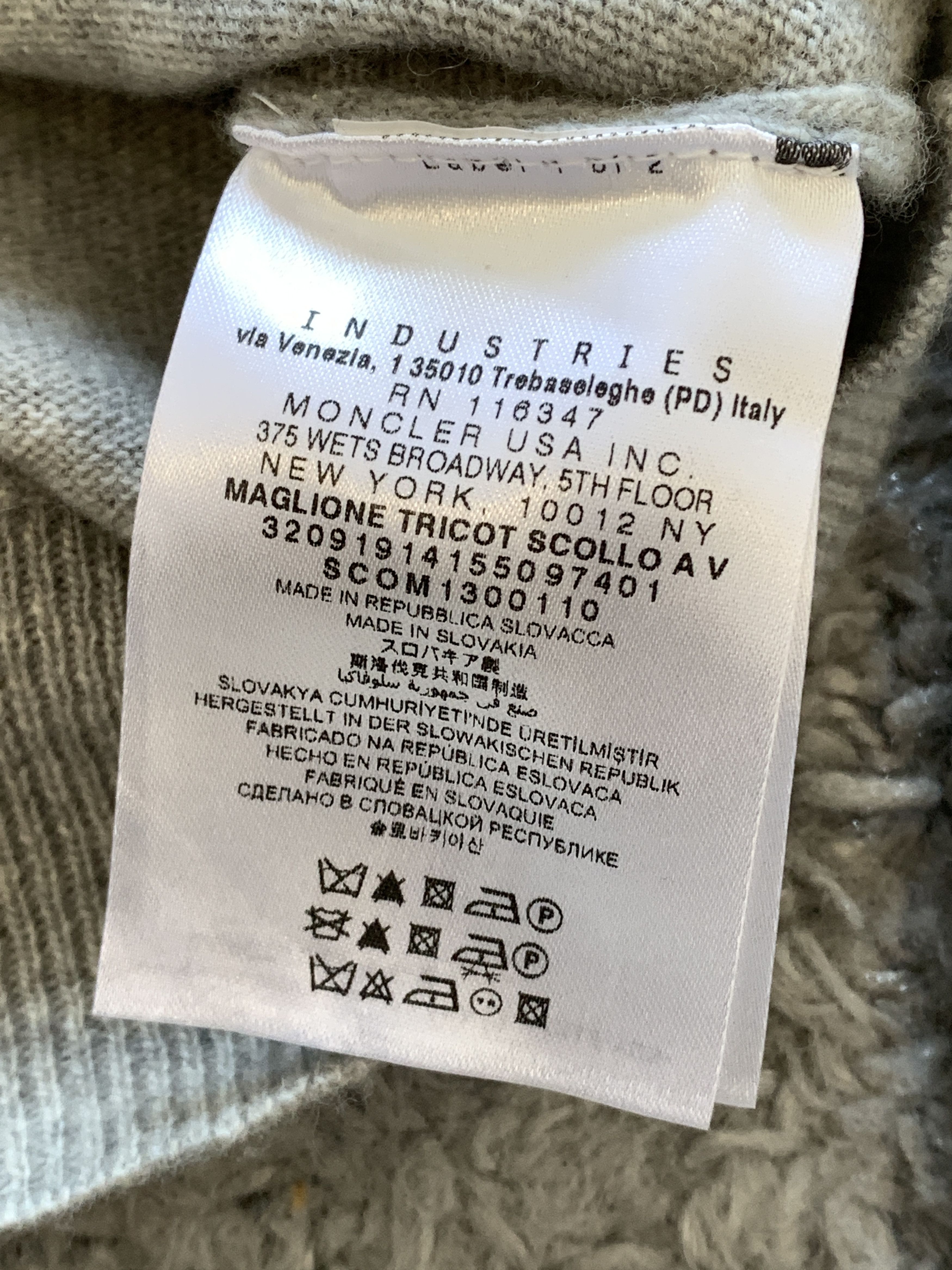 Moncler moncler v-neck grey wool sweater maglione tricot Size US L / EU 52-54 / 3 - 5 Thumbnail