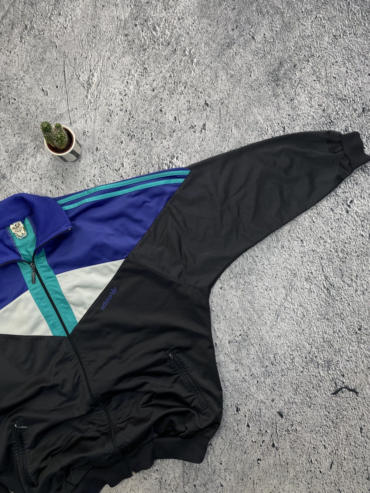 Adidas × Vintage Crewneck Vintage Adidas 90’ Streetwear Size US M / EU 48-50 / 2 - 10 Thumbnail