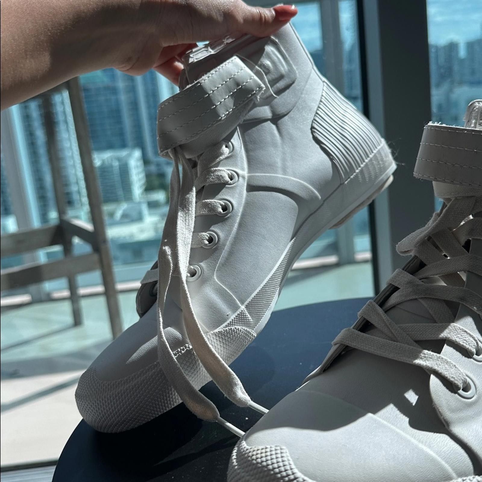 Hunter Hunter White Lace-Up High-Tops Size US 11 / EU 44 - 7 Thumbnail