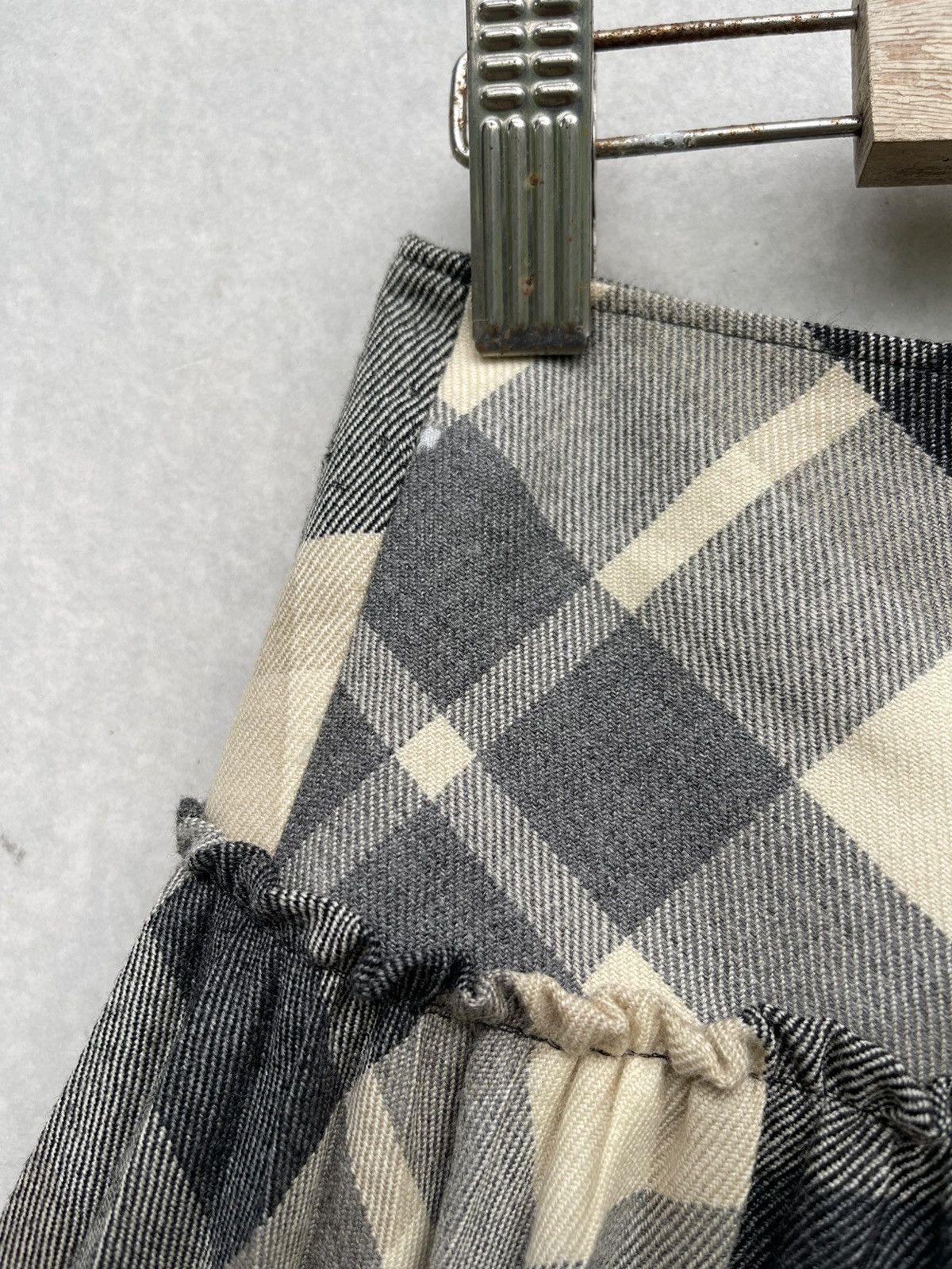 Burberry Burberry Blue Label Women's Nova Check Baggy Skirt Size 28" / US 6 / IT 42 - 8 Thumbnail
