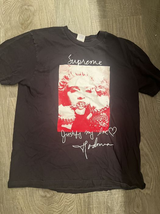 Supreme tee outlet madonna