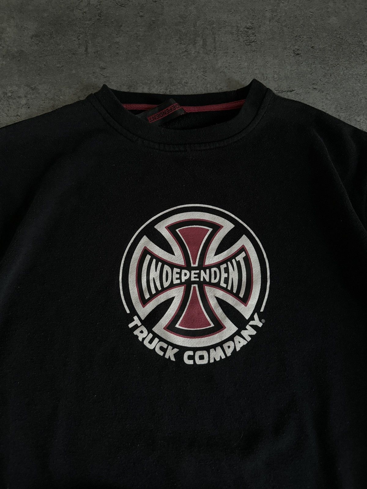 Independent Truck Co. × Vintage Independent Truck Company Vintage Boxy Sweatshirt Black Logo Size US S / EU 44-46 / 1 - 3 Thumbnail