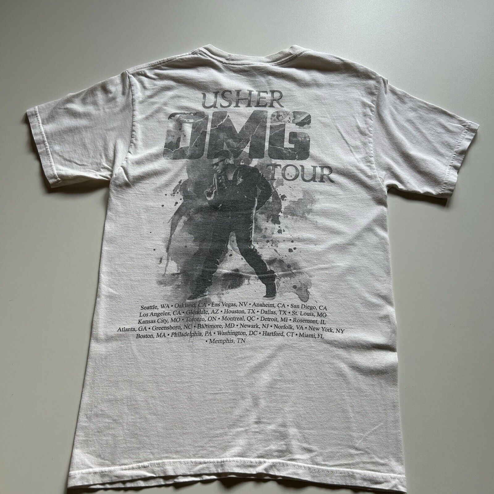 Band Tees Vintage 2000s Usher OMG Tour R&B Graphic T Shirt Men's Small Size US S / EU 44-46 / 1 - 3 Thumbnail