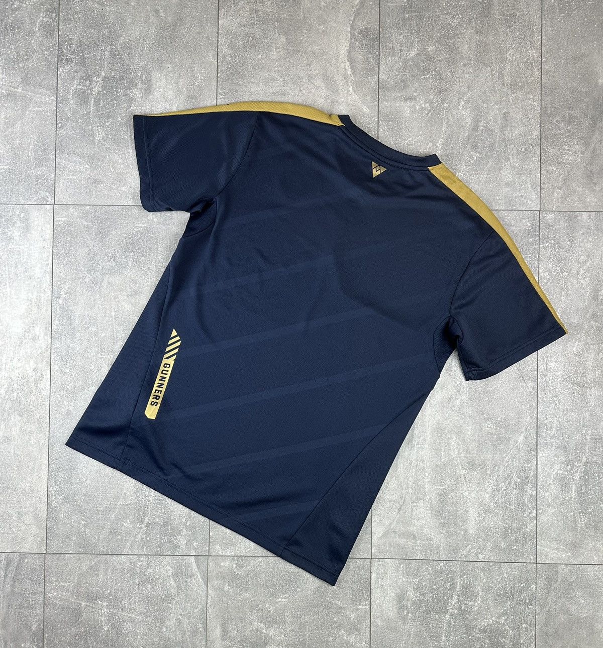 Puma Puma Arsenal London Training2015/16 Soccer Football Jersey Size US L / EU 52-54 / 3 - 13 Thumbnail