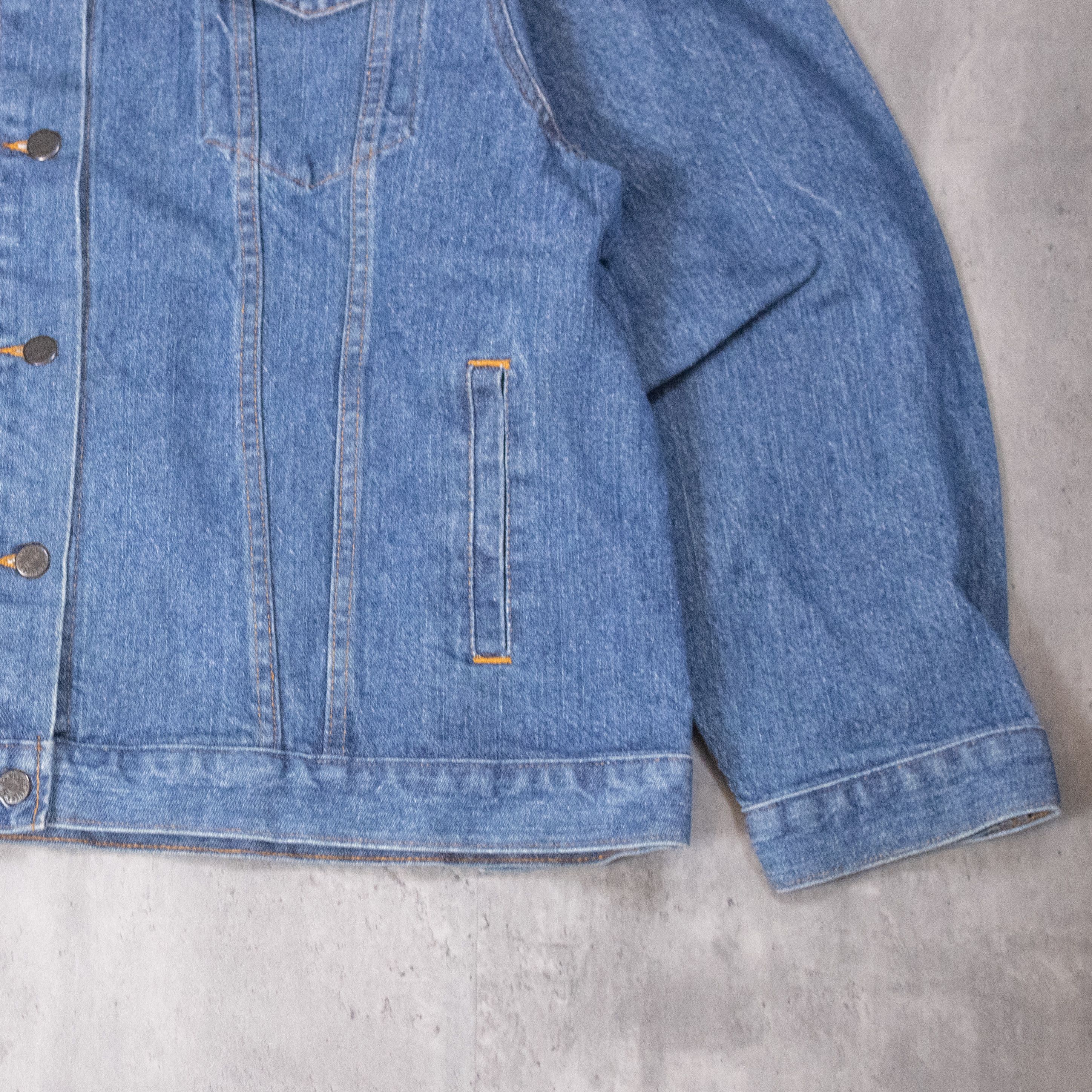Vintage Vintage 1990s IAofM Embossed Indigo Oversize Jean Jacket Size US XL / EU 56 / 4 - 5 Thumbnail