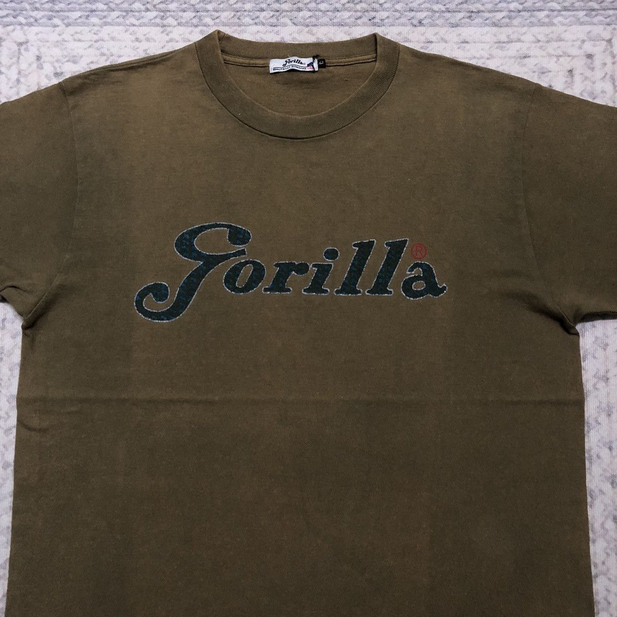 Vintage Rare Distressed Vintage Y2K Gorilla Spellout Streetwear Tees Size US M / EU 48-50 / 2 - 2 Thumbnail