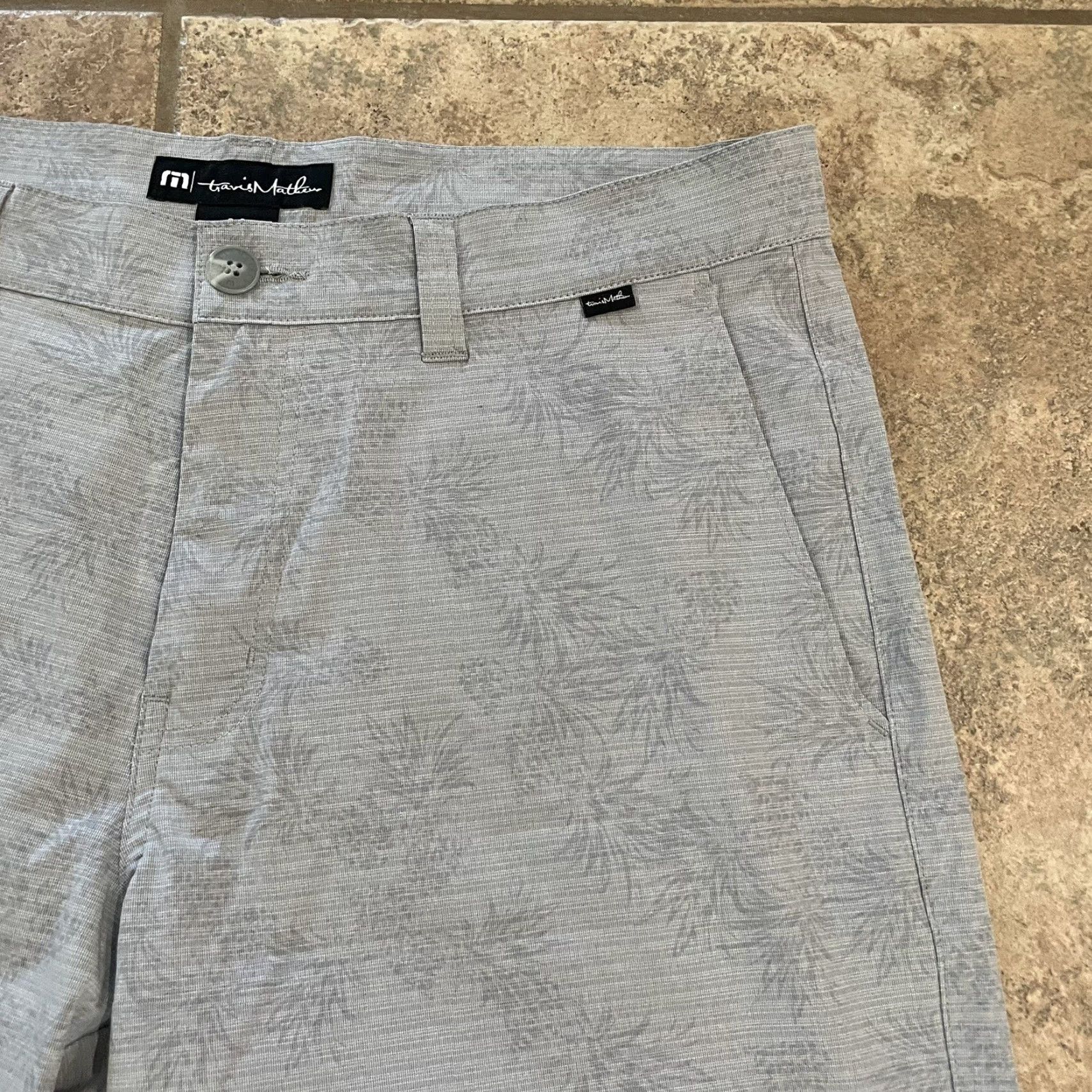 TravisMathew Travis Mathew gray polyester blend casual shorts Mens Size 34 Size US 34 / EU 50 - 2 Thumbnail