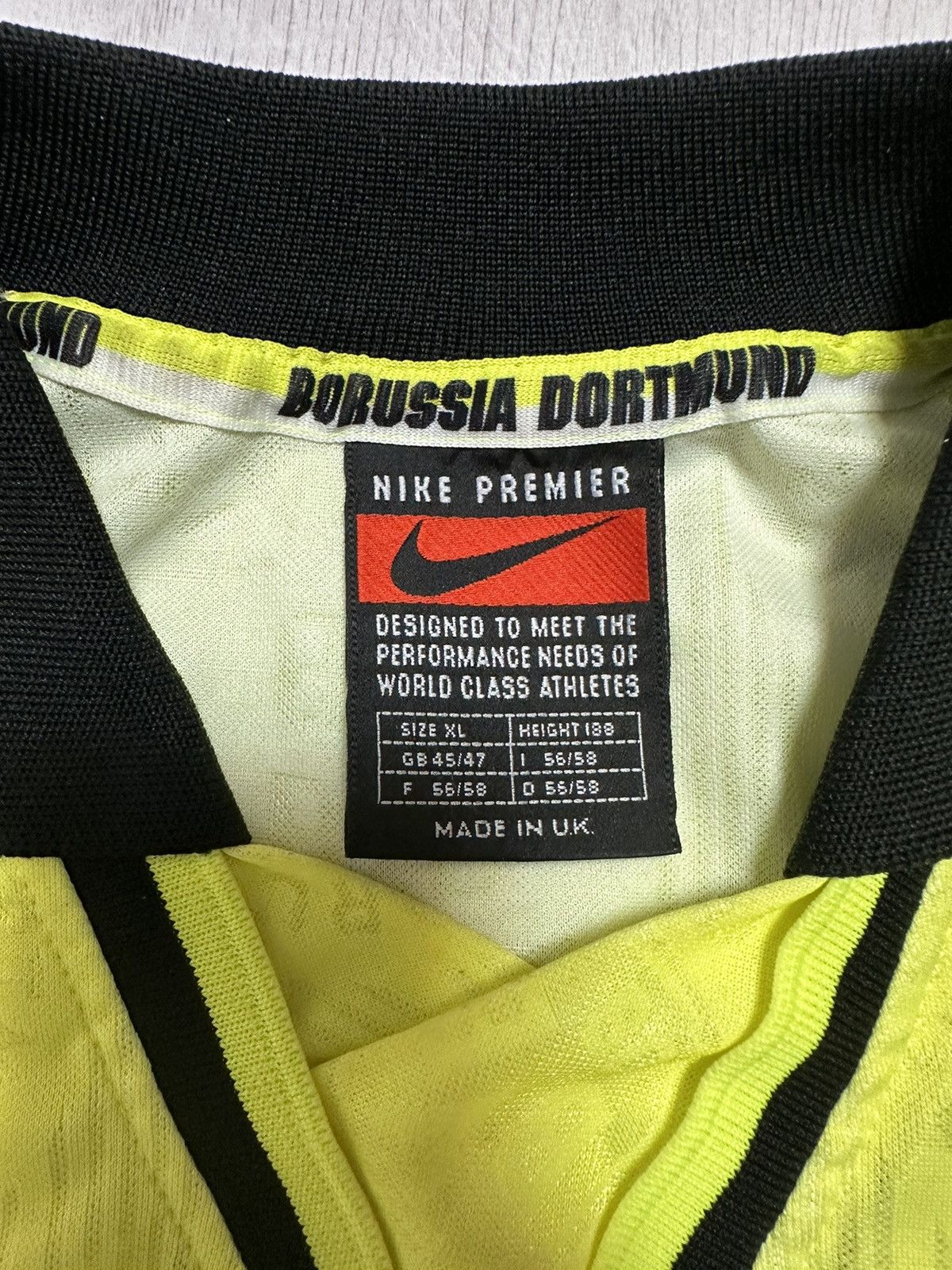 Nike × Vintage Vintage Nike Borussia Dortmund soccer jersey size XL Size US XL / EU 56 / 4 - 5 Thumbnail