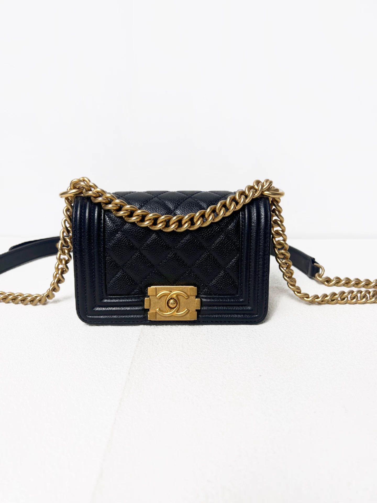 Chanel Pre-loved Bag Very good condition Size ONE SIZE - 1 Thumbnail