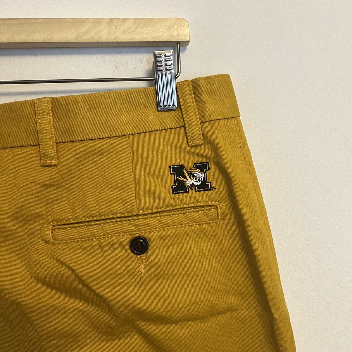 Dockers × NCAA Dockers Mizzou Tigers D3 Flat Front Game Day Khakis Size US 33 - 4 Thumbnail