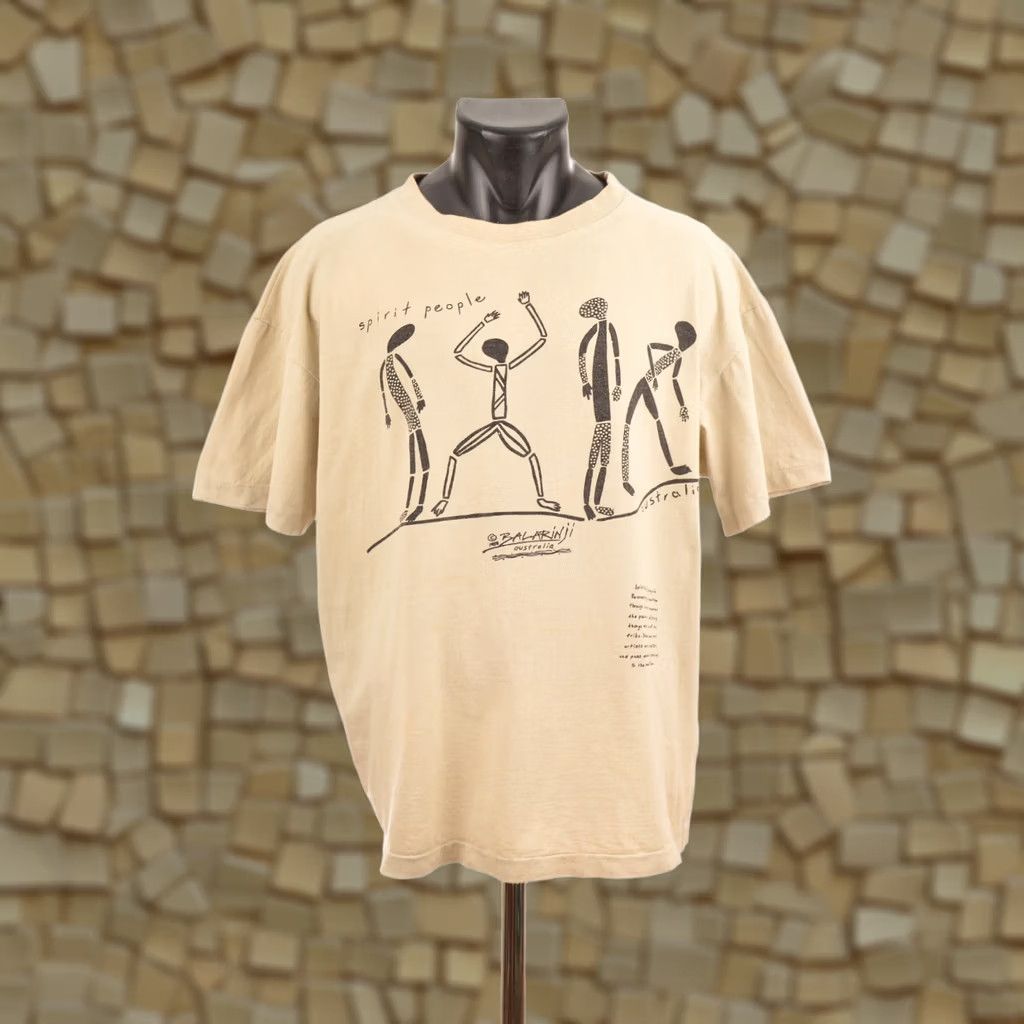 Vintage VINTAGE Balarinji T-Shirt Men L Liwangala Australia Spirit People Beige 100% Cotton Size L Tee Shirt Size US L / EU 52-54 / 3 - 1 Thumbnail