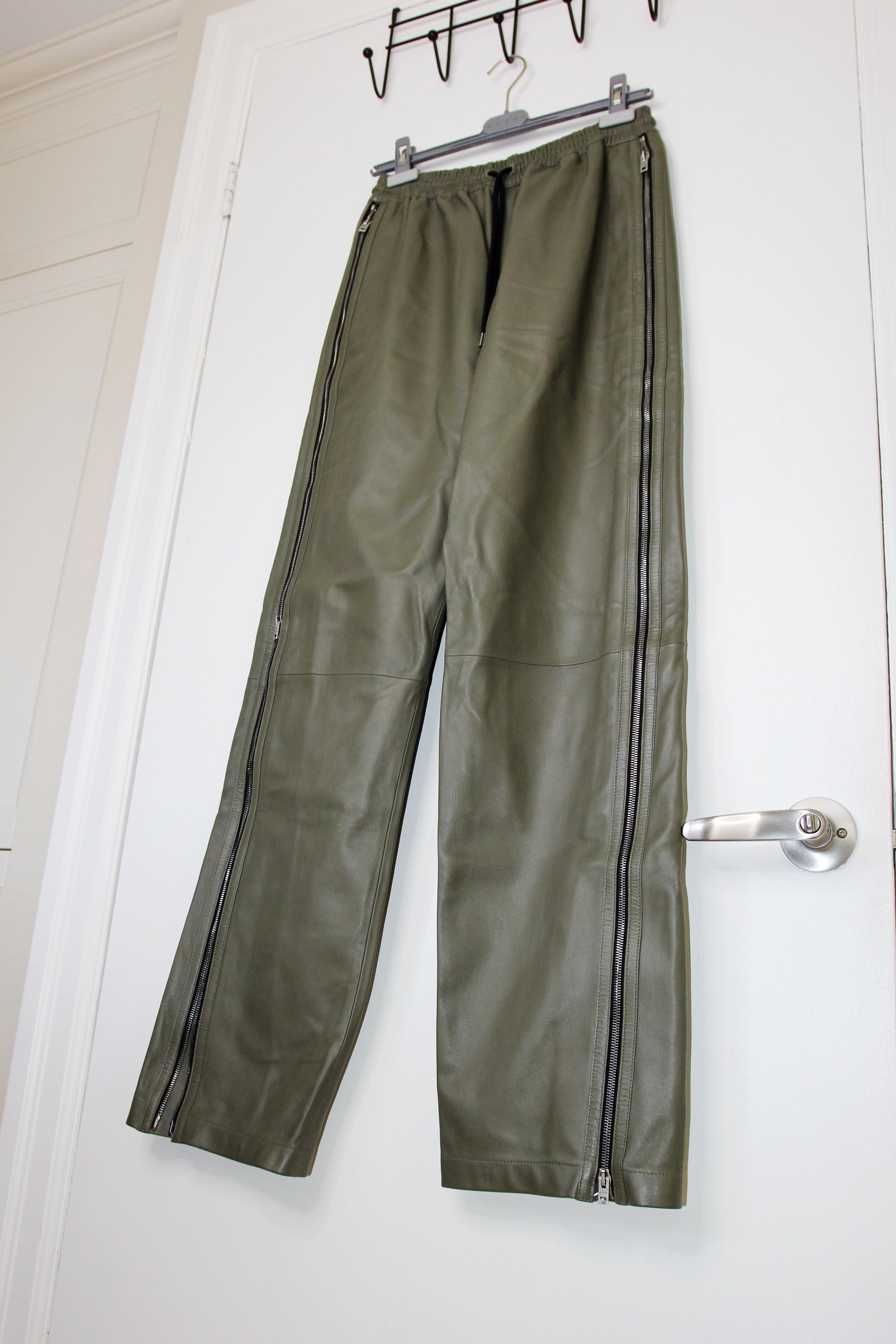Acne Studios BNWT SS25 ACNE STUDIOS LEATHER PANTS 46 Size US 30 / EU 46 - 5 Thumbnail