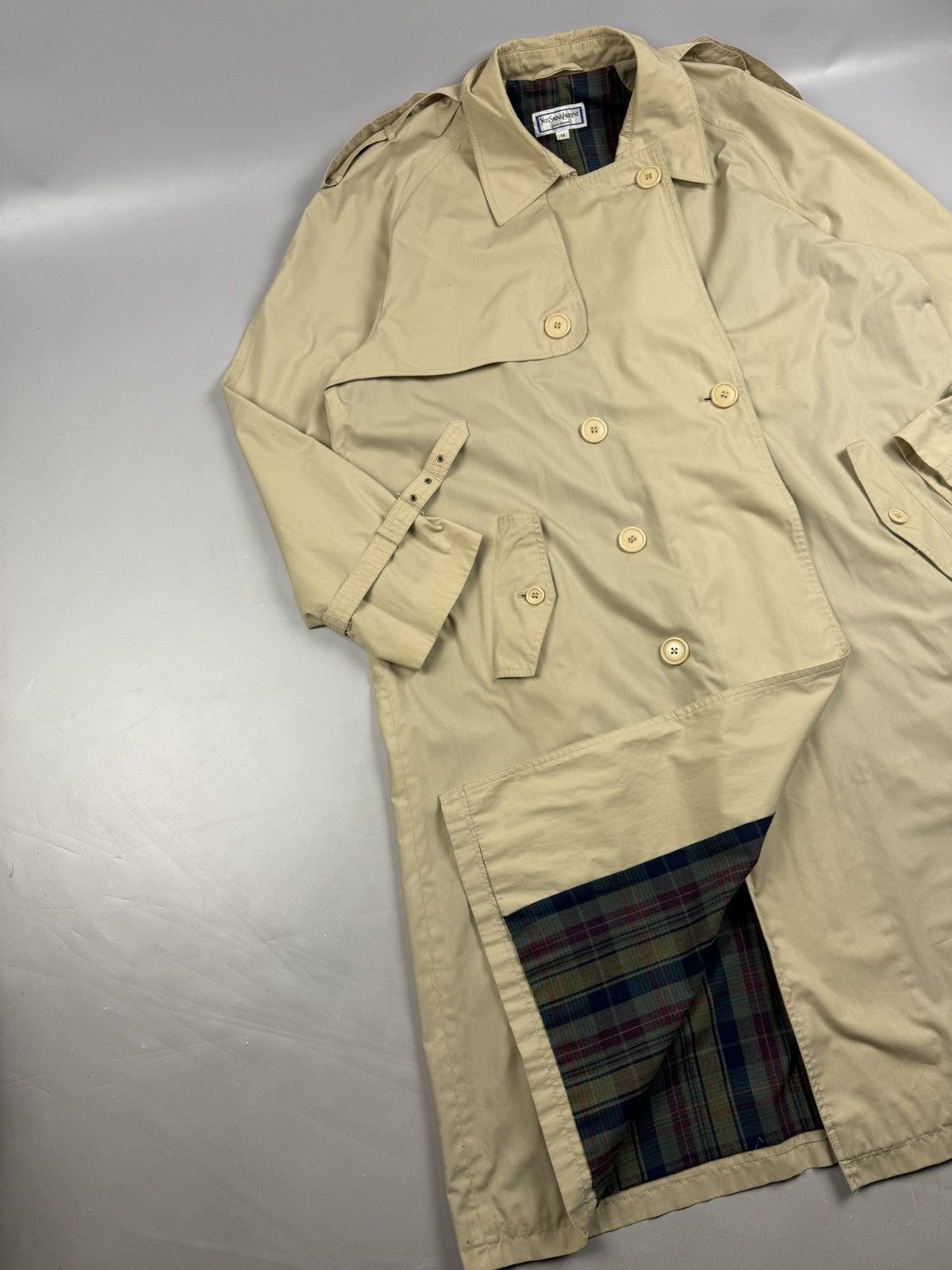 Yves Saint Laurent Yves saint lauren trench coat beige luxury vintage size XL Size US XL / EU 56 / 4 - 3 Thumbnail