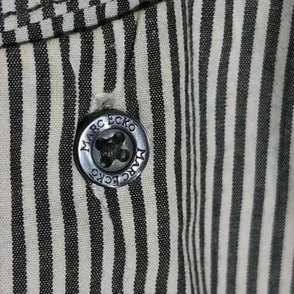 Marc Ecko Marc Ecko Cut and Sew Men's dress shirt sz XL Size US XL / EU 56 / 4 - 5 Thumbnail