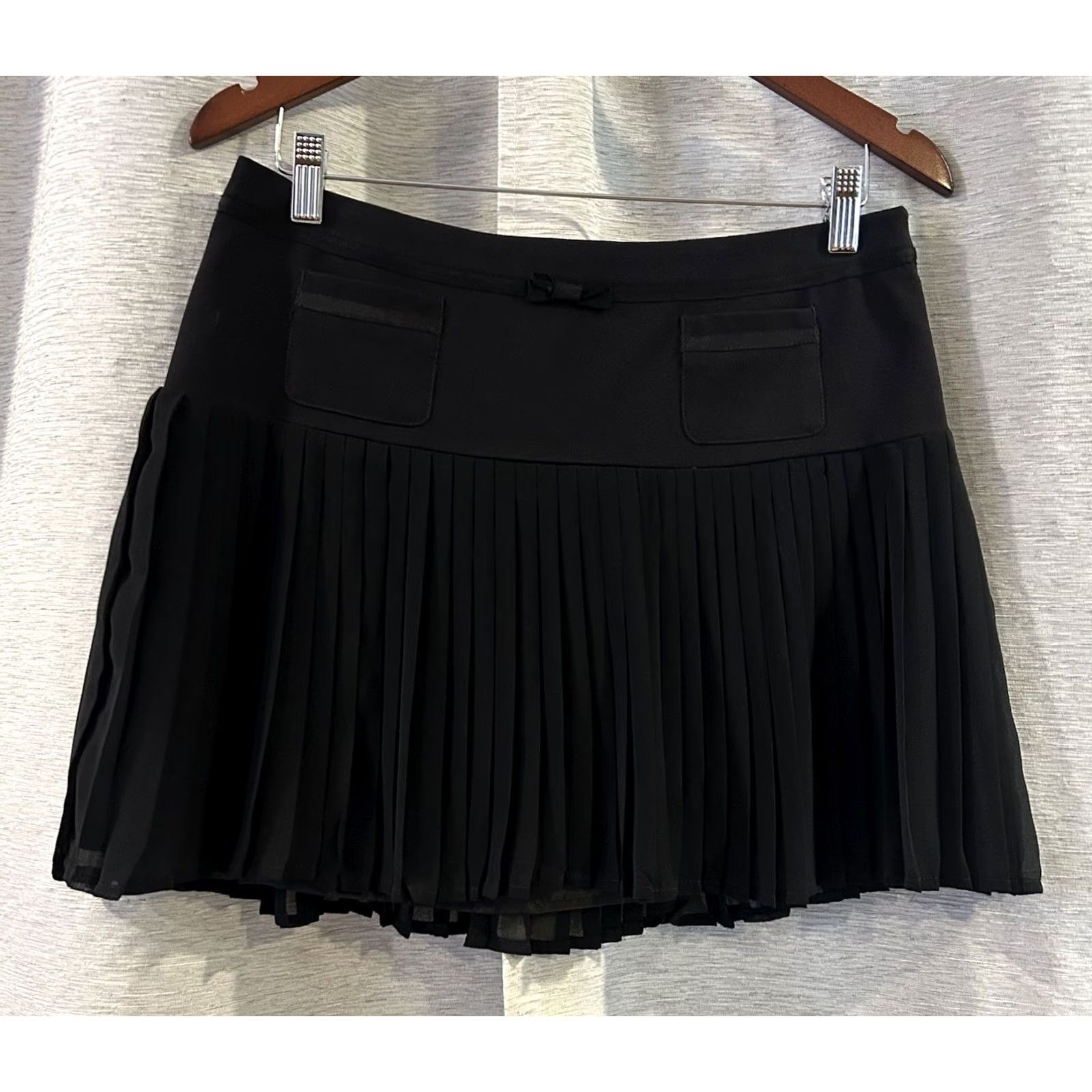 Jessica Simpson Jessica Simpson Mini Skirt Skirt Women 7/8 Black Pleated Zipper Vintage No Size 7/8 Casual Retro Preppy T-35 Size 28" / US 6 / IT 42 - 2 Thumbnail
