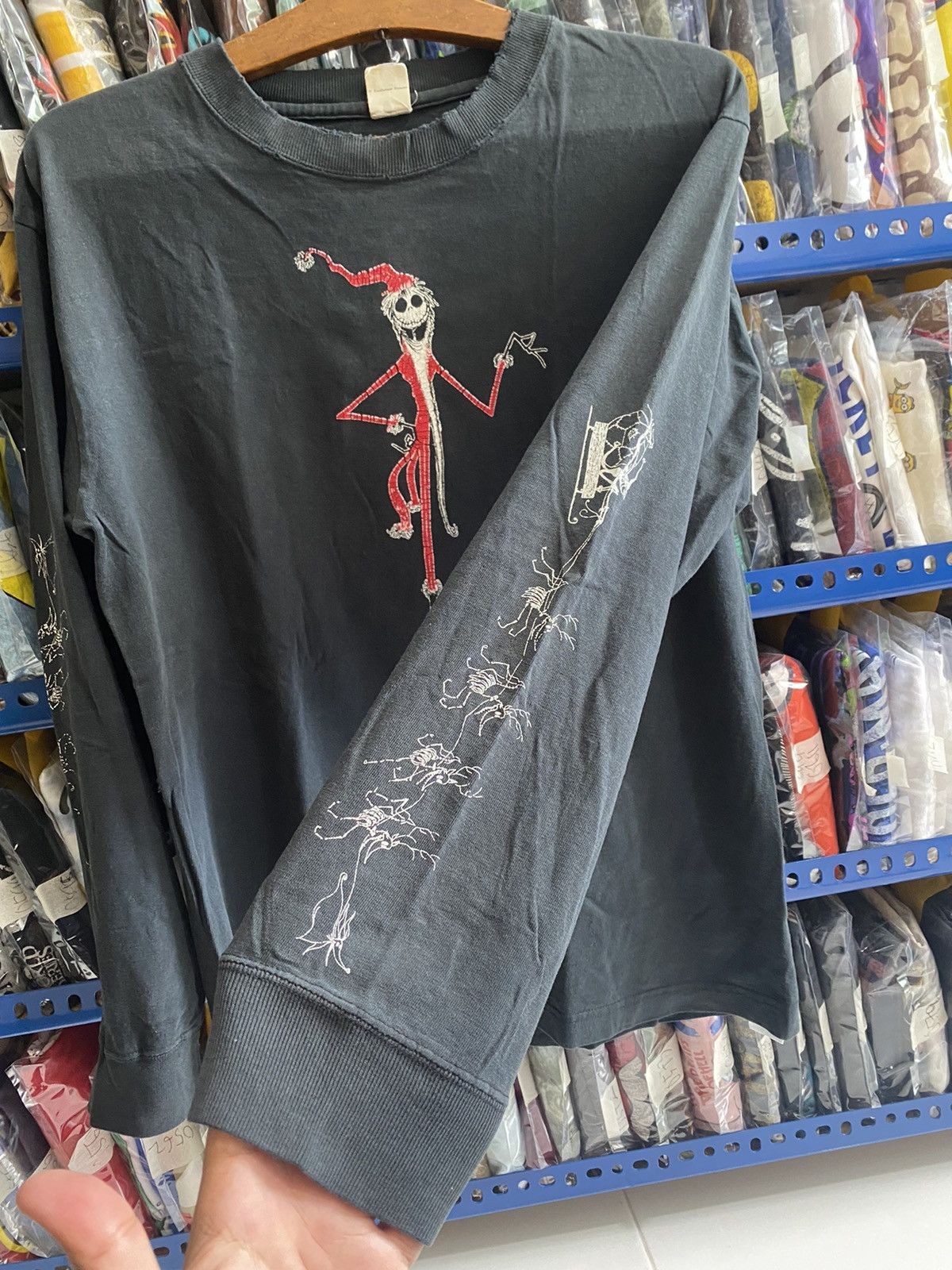Other TIM BORTONS NIGHTMARE BEFORE CRISMAS TSHIRT Size US S / EU 44-46 / 1 - 9 Thumbnail