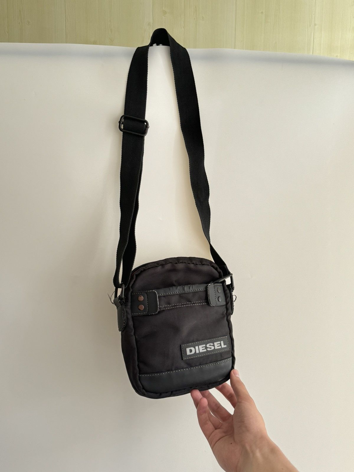 Diesel × Vintage Vintage Diesel distressed Y2K crossbody messenger bag Size ONE SIZE - 3 Thumbnail