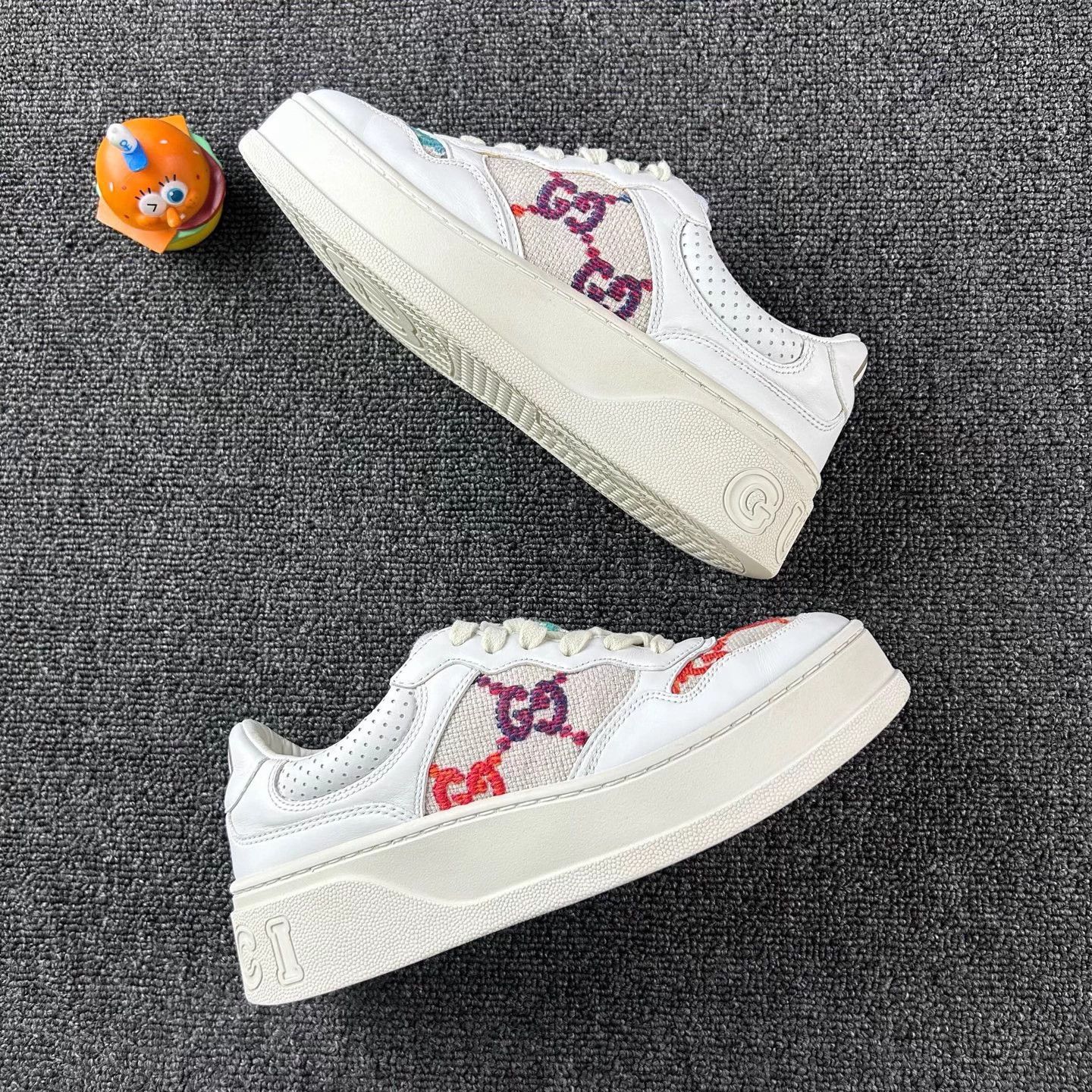 Gucci Gucci Embroidered Platform Biscuit Sneakers EUR 37.5 Size US 6.5 / IT 36.5 - 4 Thumbnail