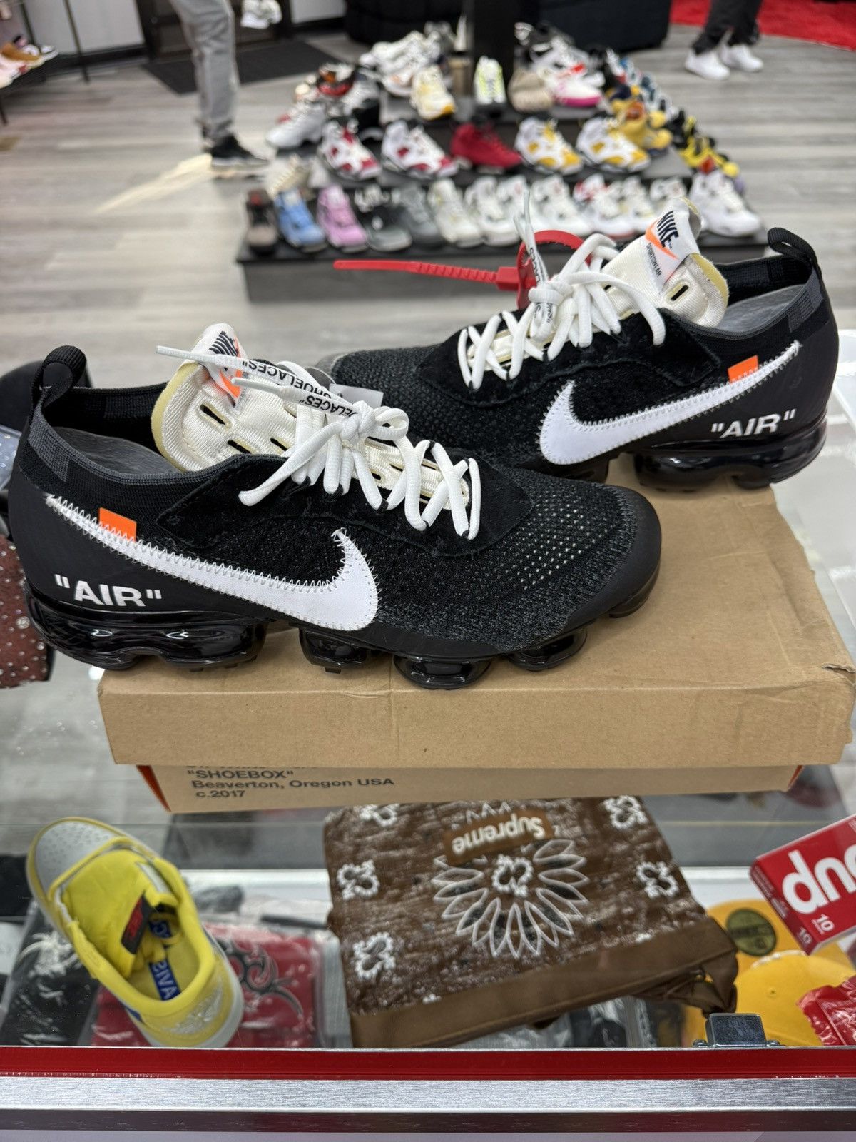 Nike × Off-White black off white nike air vapormax Size US 10 / EU 43 - 2 Thumbnail