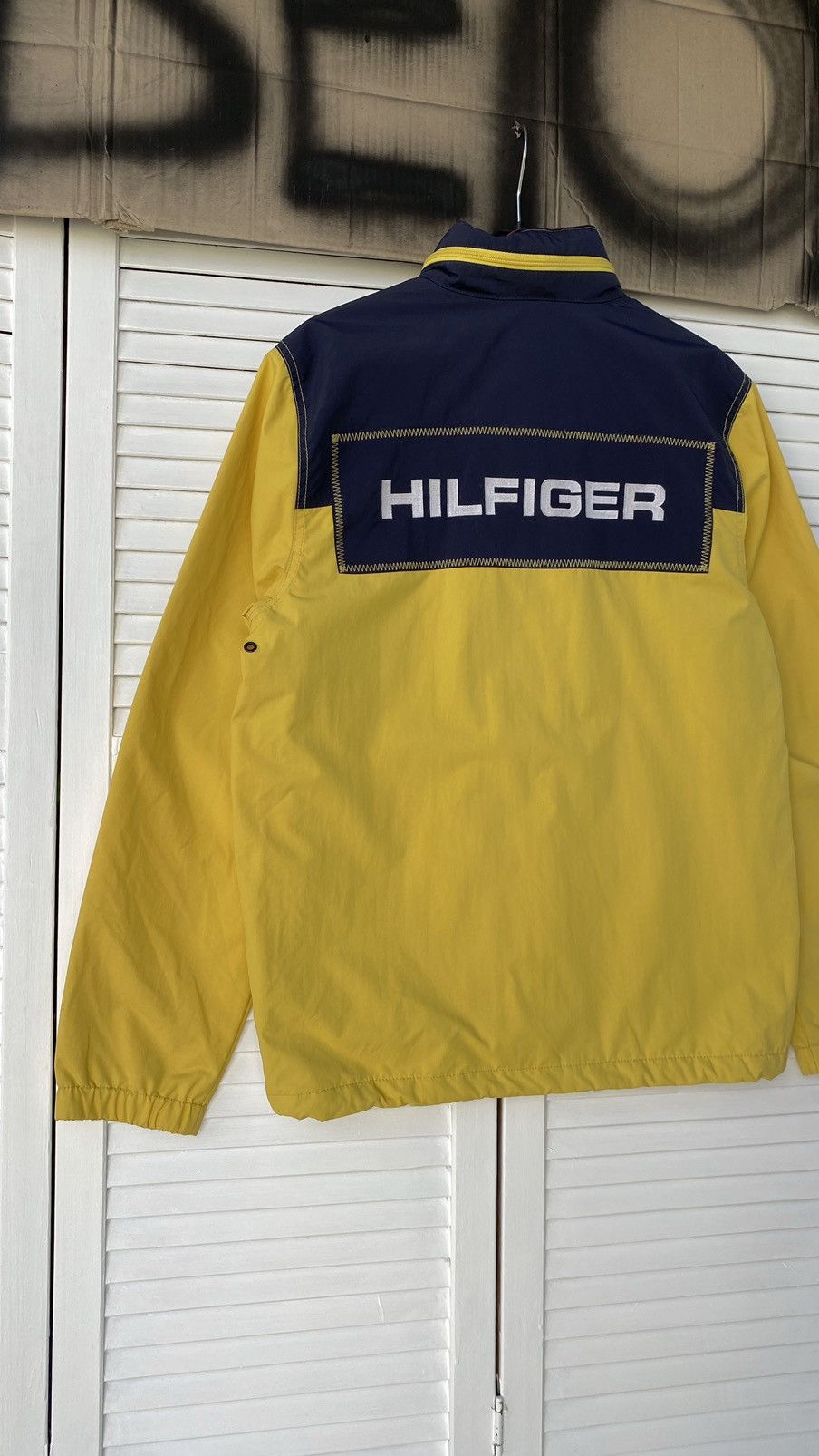 Tommy Hilfiger × Vintage Vintage Tommy Hilfiger Outdoor Waterproof Fleece Jacket Size US S / EU 44-46 / 1 - 7 Thumbnail