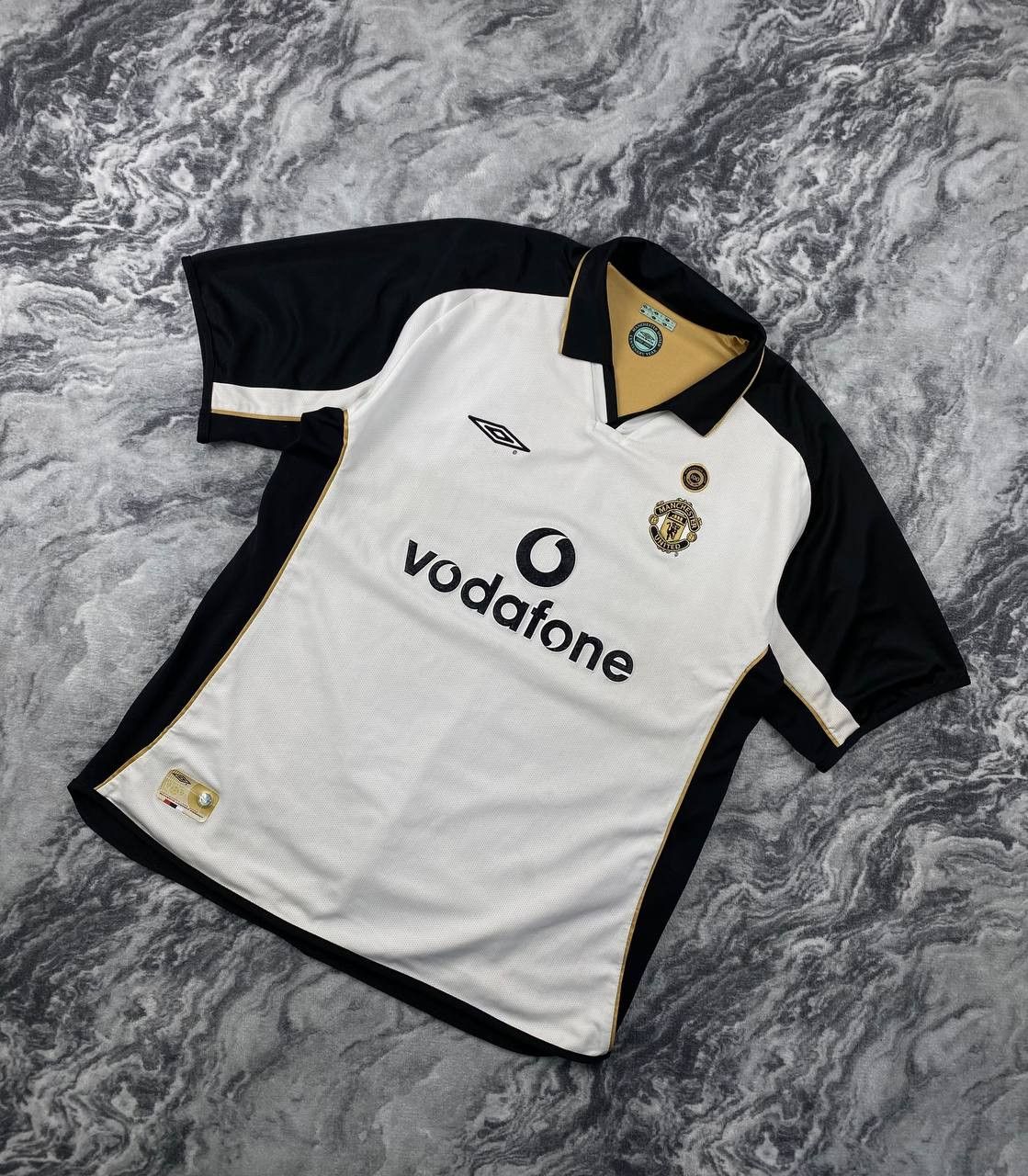 Vintage Vintage Manchester United 2001 2002 Reversible Away Shirt Size US XL / EU 56 / 4 - 2 Thumbnail