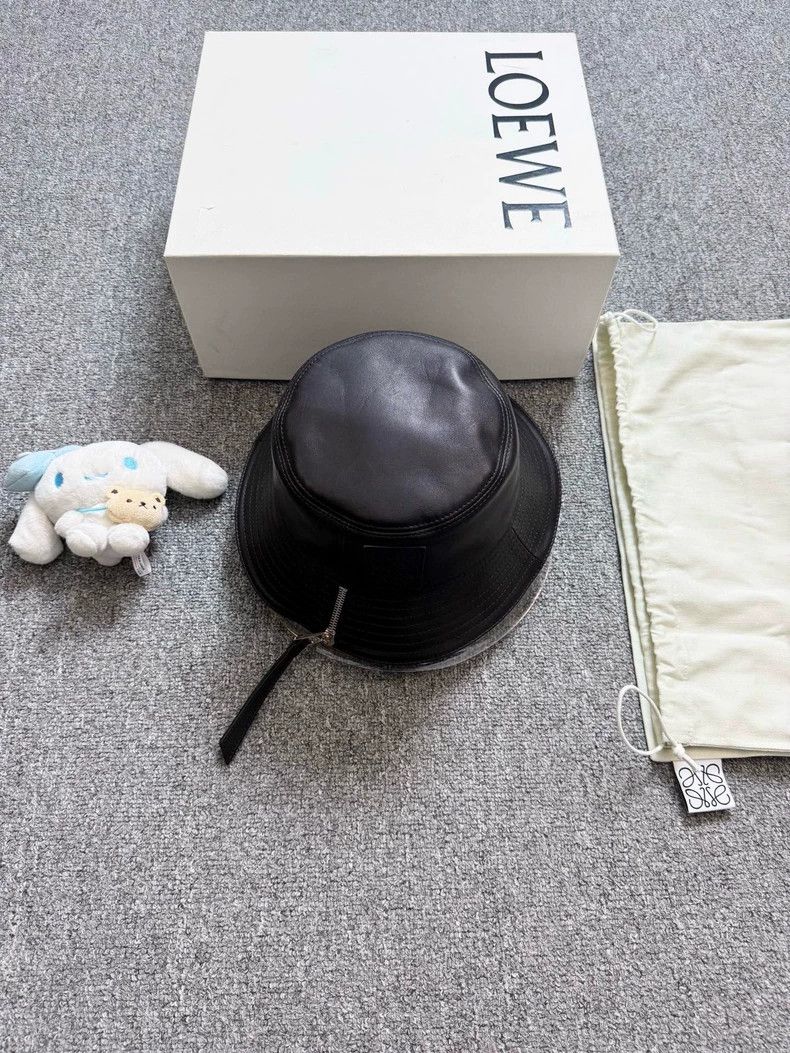 Loewe LOEWE size57 Black calf leather cap with logo Size ONE SIZE - 1 Thumbnail