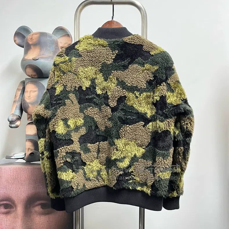 Louis Vuitton Louis Vuitton Camo Teddy Jacket Size US S / EU 44-46 / 1 - 2 Thumbnail