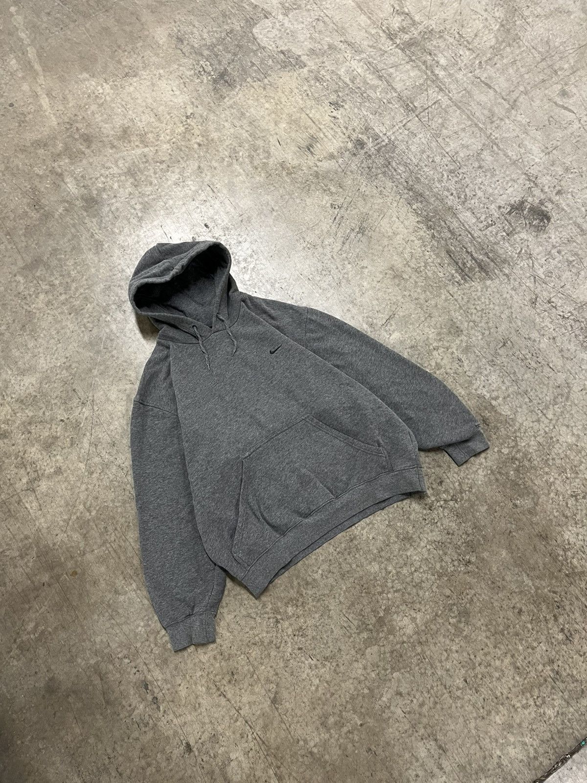 Nike × Vintage Nike y2k boxy fit hoodie mini swoosh hype rare skater Size US XL / EU 56 / 4 - 1 Thumbnail