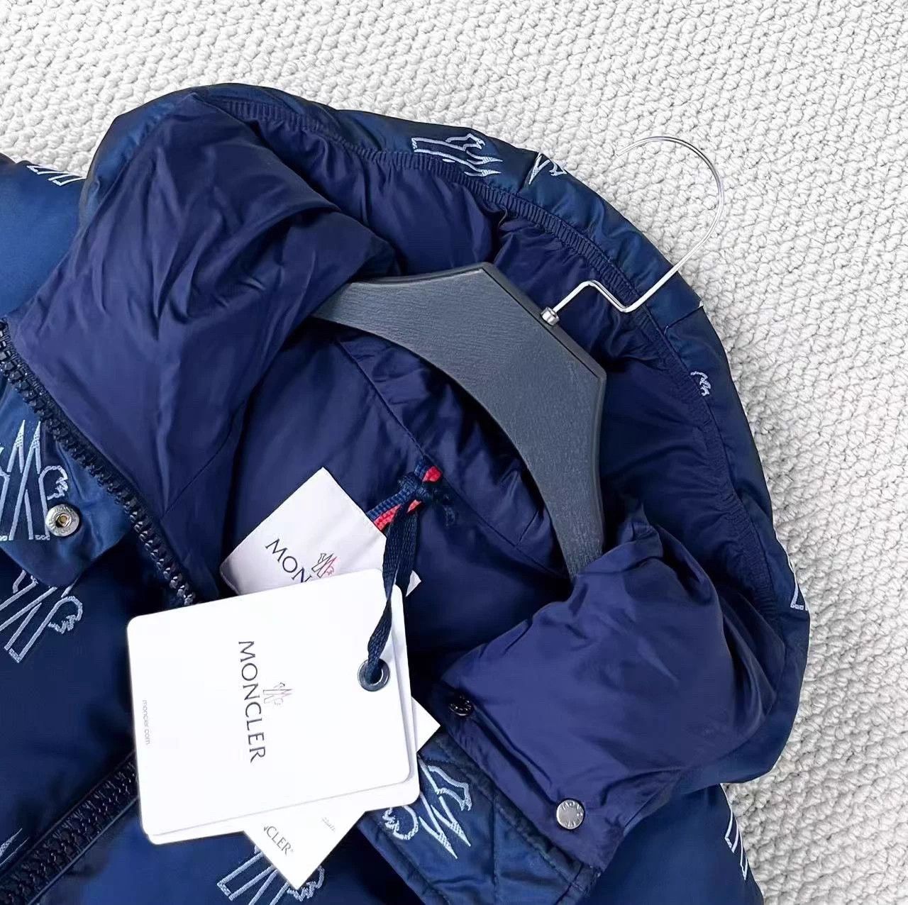 Moncler [Moncler] Limited Edition Feather Series Dark Jacket Size M / US 6-8 / IT 42-44 - 3 Thumbnail