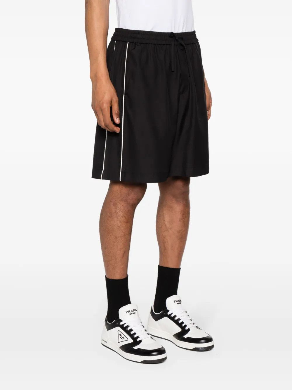 Valentino o1y0525 Short in Black Size US 34 / EU 50 - 2 Thumbnail