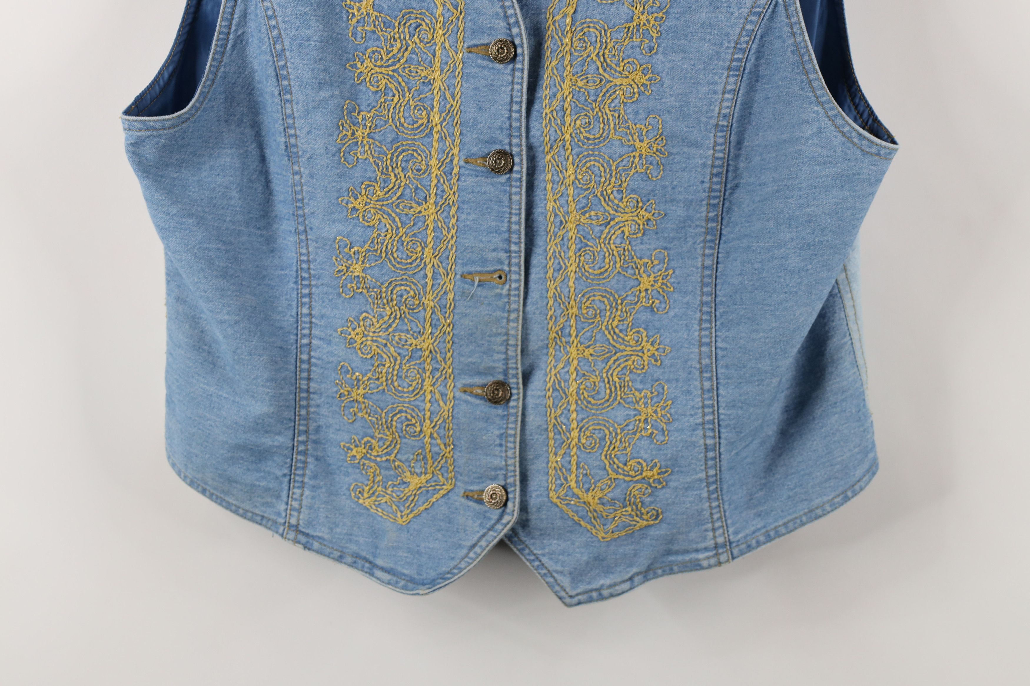 Vintage Vintage 90s Streetwear Embroidered Back Denim Jean Vest Size L / US 10 / IT 46 - 3 Thumbnail