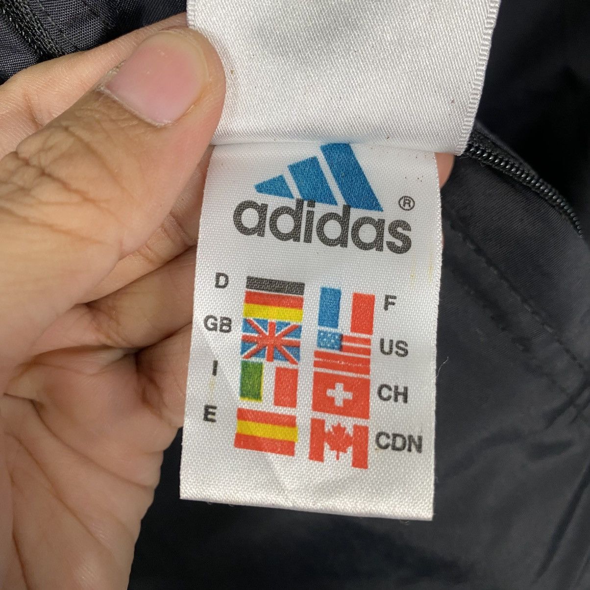 Adidas Vintage Adidas reversible hoodie jacket Size US L / EU 52-54 / 3 - 21 Thumbnail