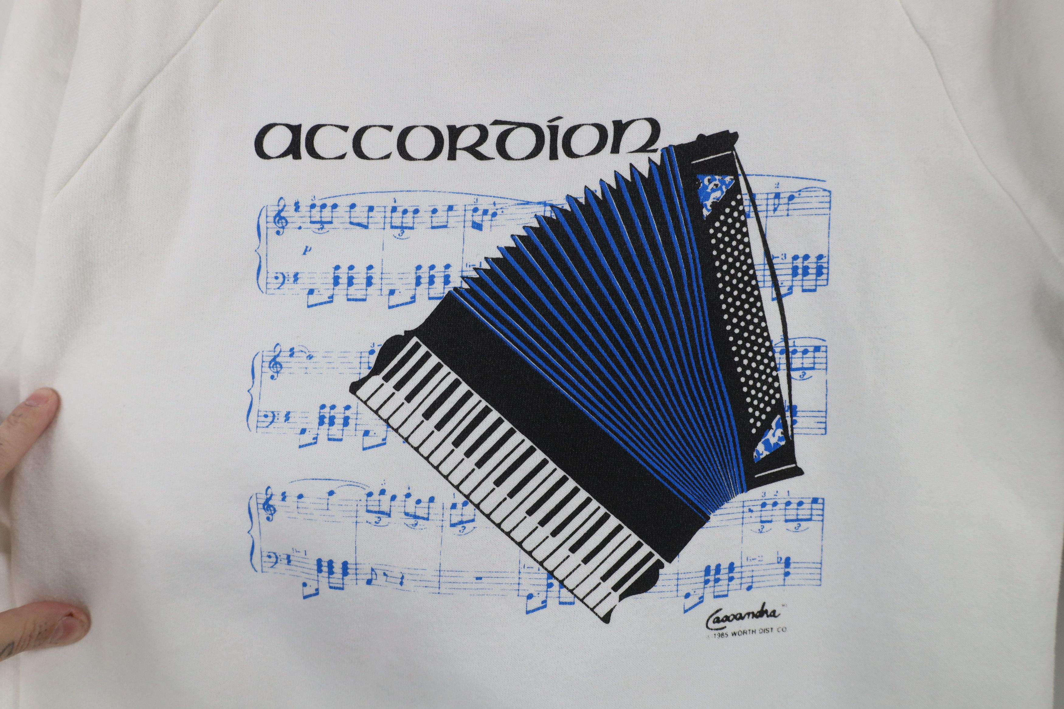 Vintage Vintage 80s Accordion Player Music Sweatshirt White USA Size US M / EU 48-50 / 2 - 7 Thumbnail