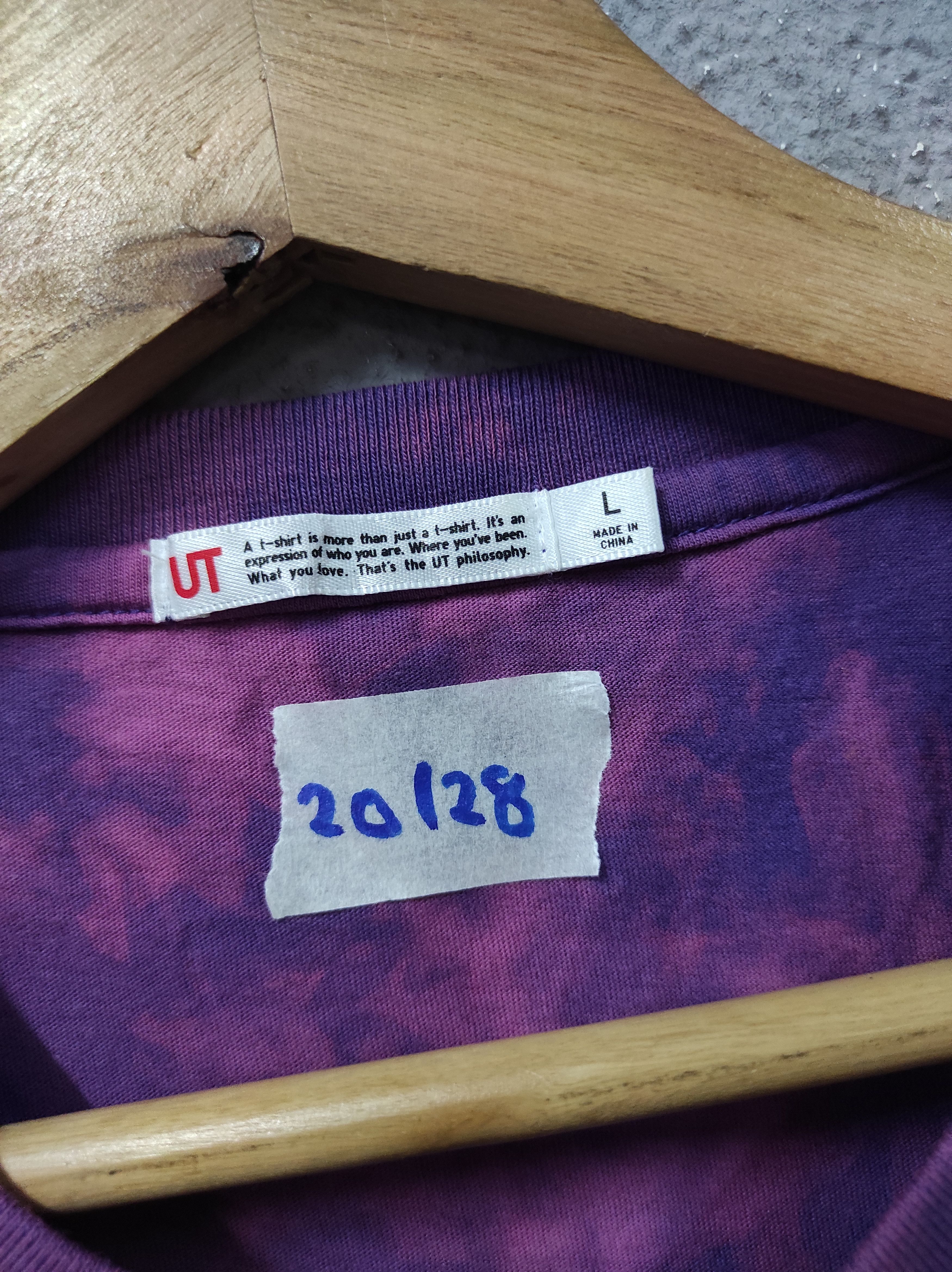One Piece × Uniqlo UNIQLO X ONE PIECE RORONOA ZORO ANIME T-SHIRT TIE DYE Size US L / EU 52-54 / 3 - 6 Thumbnail