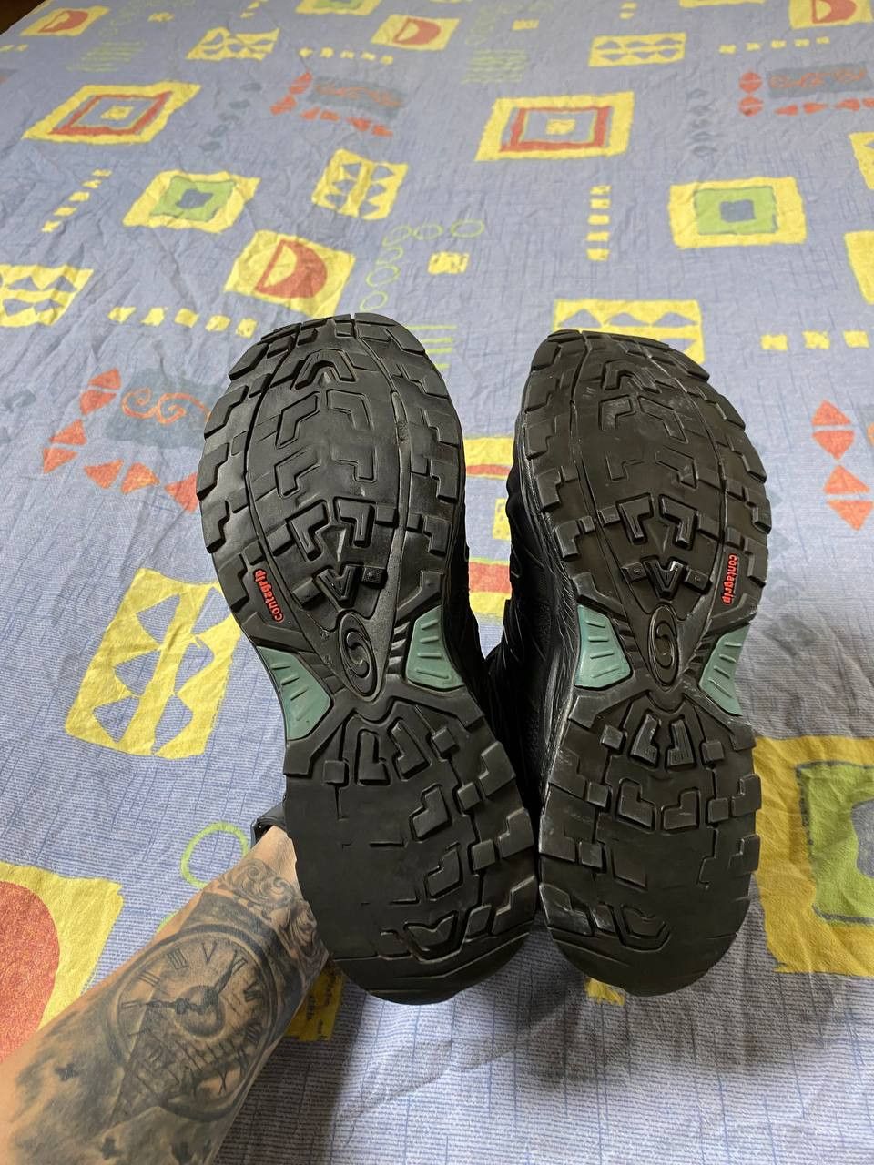 Salomon sneakers Gore-Tex outdoor water proof
