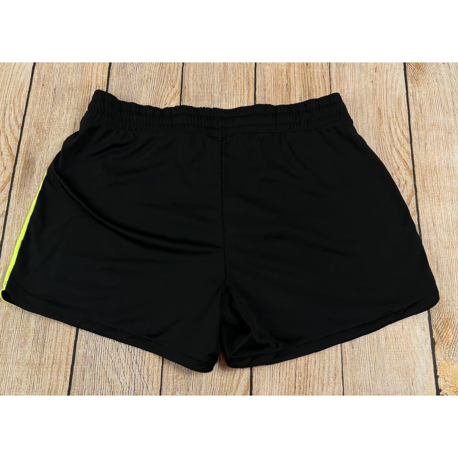 Nike VINTAGE Women’s Nike Soccer Shorts Sports Activewear Medium 707248-011 Black Neon Athletic Shoes? Size 32" / US 10 / IT 46 - 5 Thumbnail