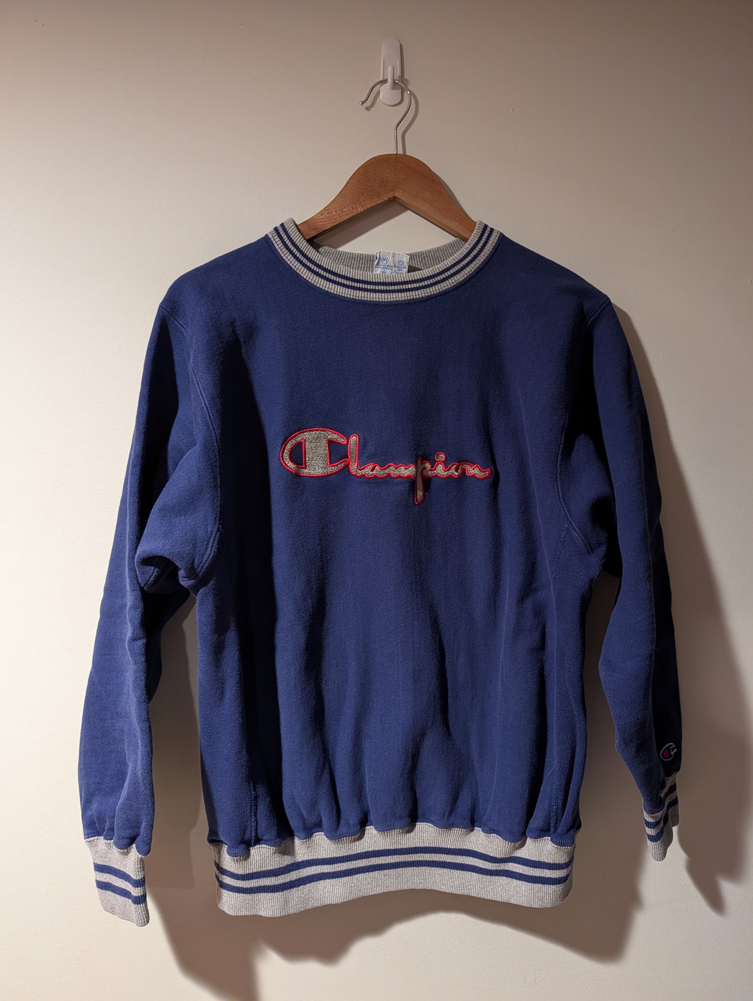 Champion Vintage 90s Champion Reverse Weave Spell Out Logo Sweatshirt Size US L / EU 52-54 / 3 - 1 Thumbnail