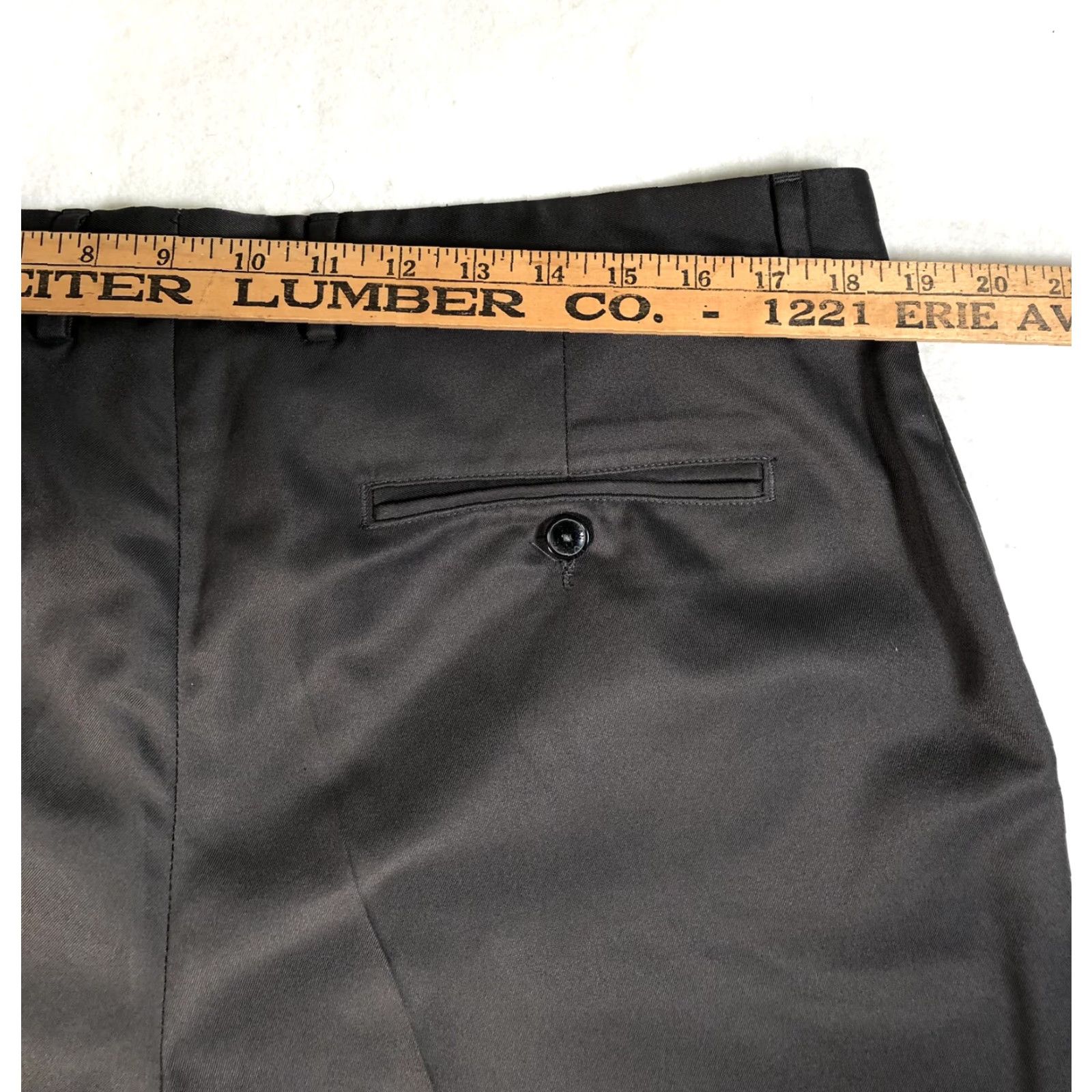 Vintage Greg Norman Golf Shorts 38 Mens Classic Pleated Chino Relaxed Bermuda Casual Pockets Gray 38 Mens Classic Golfing Size US 38 / EU 54 - 7 Thumbnail