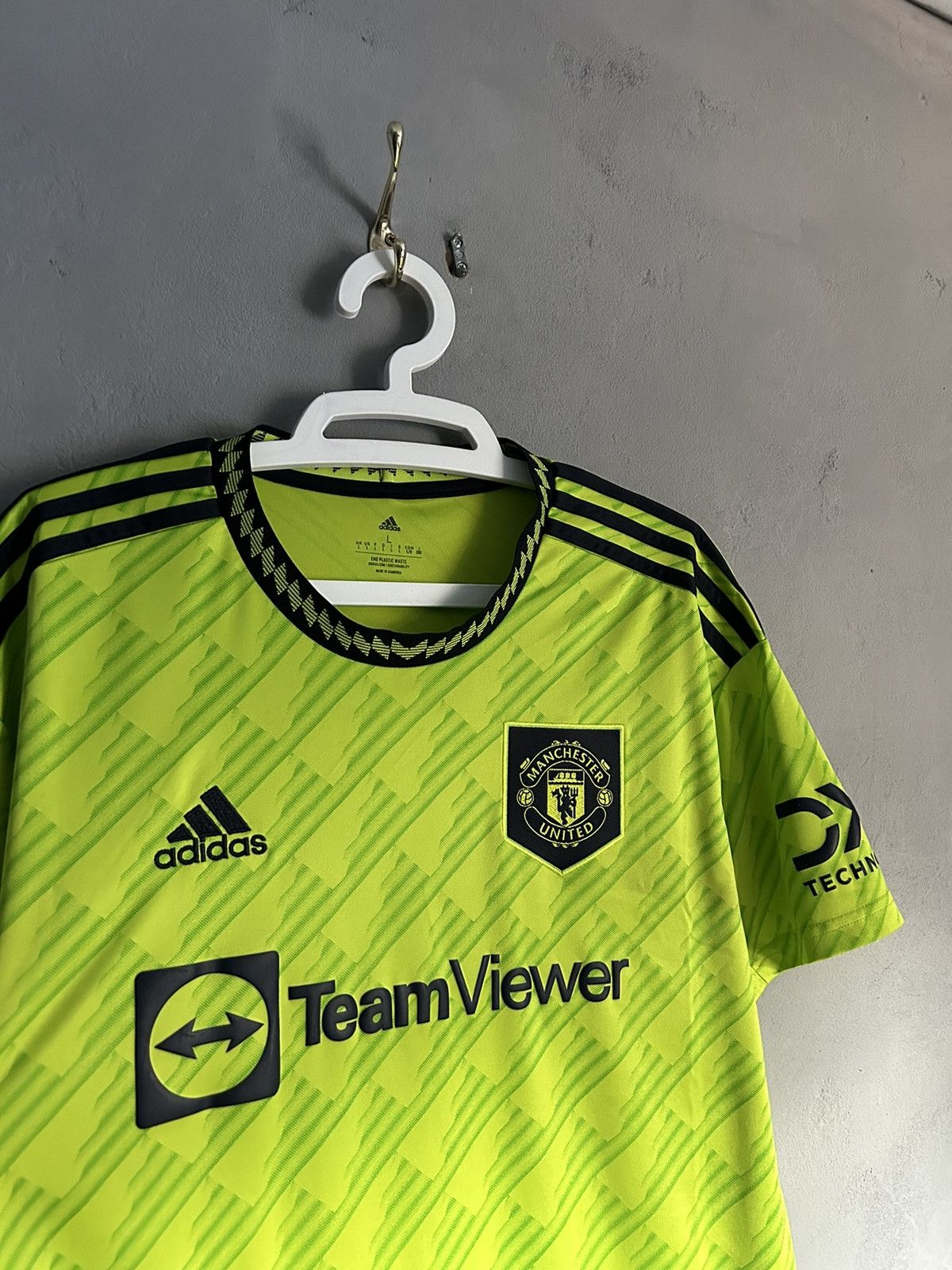 Adidas MANCHESTER UNITED Adidas 2022 2023 THIRD SOCCER JERSEY Size US L / EU 52-54 / 3 - 2 Thumbnail