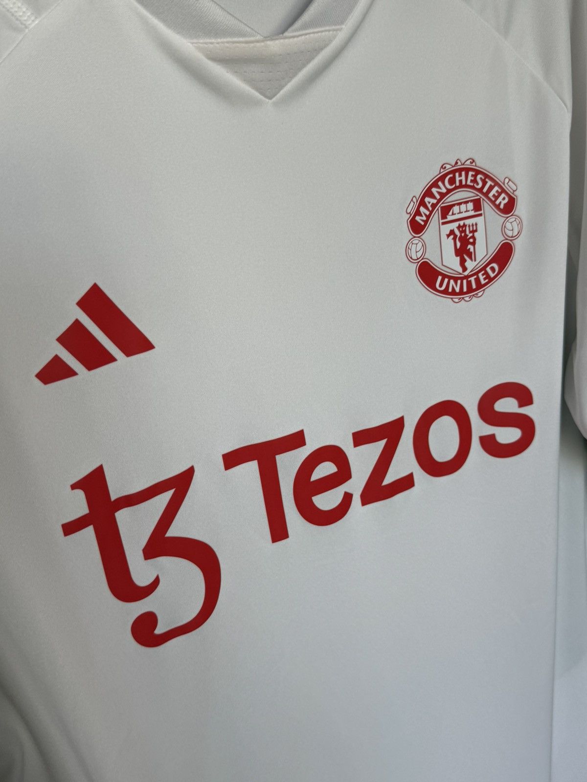 Adidas Manchester United 23/24 Training Football Jersey T-Shirt Size US L / EU 52-54 / 3 - 3 Thumbnail