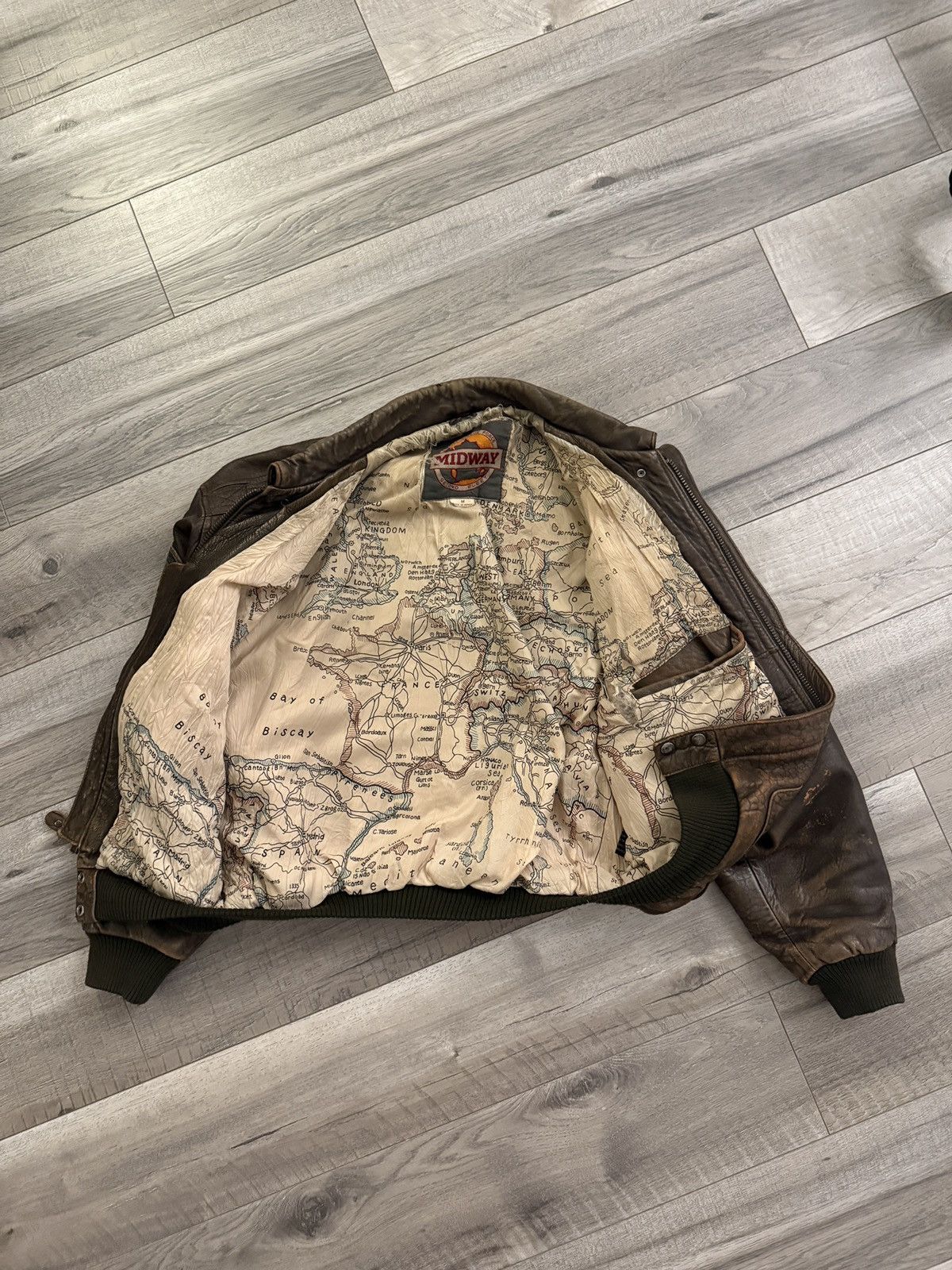 Vintage Brown Genuine Leather Bomber Jacket Size US M / EU 48-50 / 2 - 1 Thumbnail